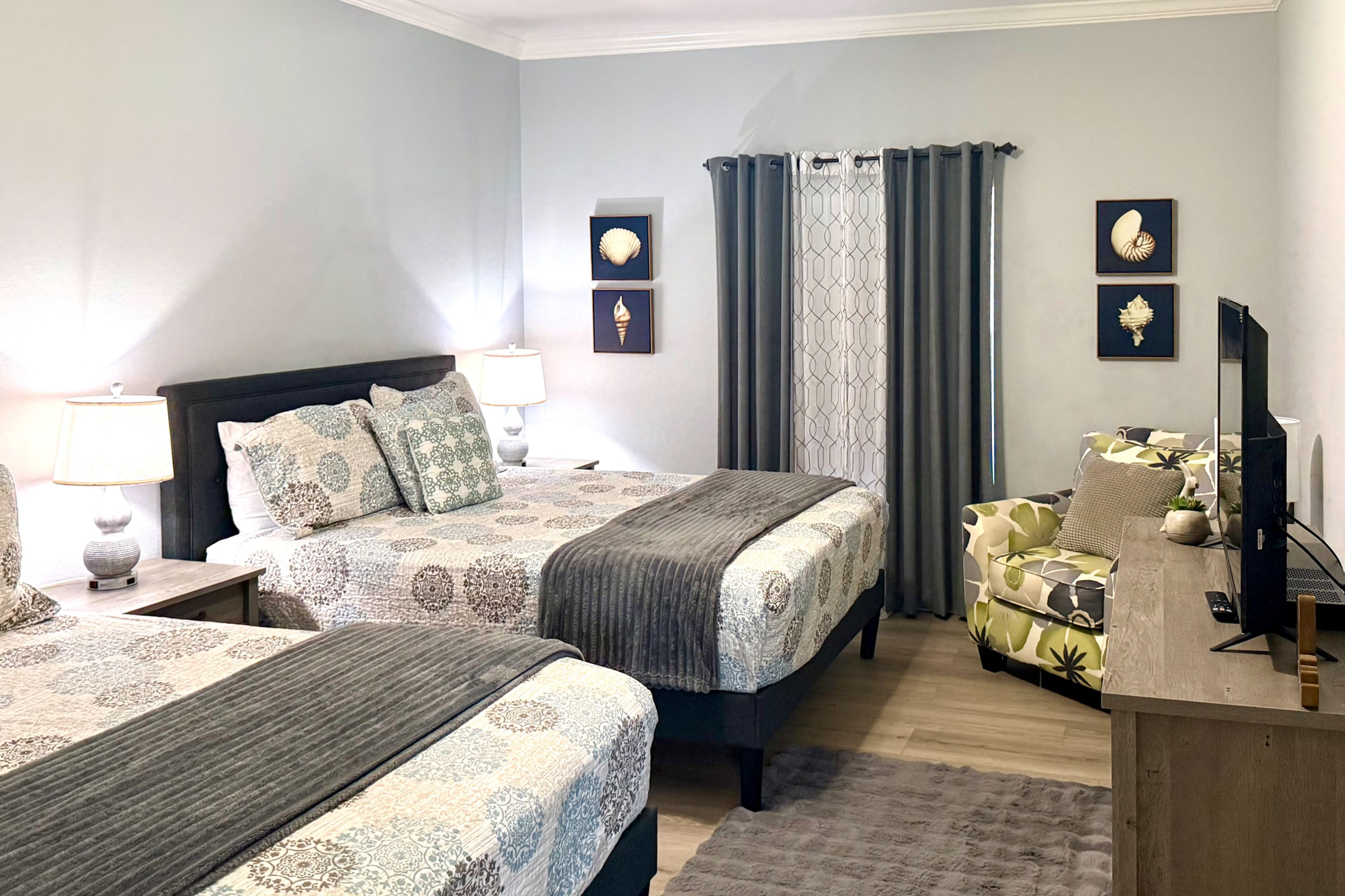 Bedroom 2 | 2 Queen Beds