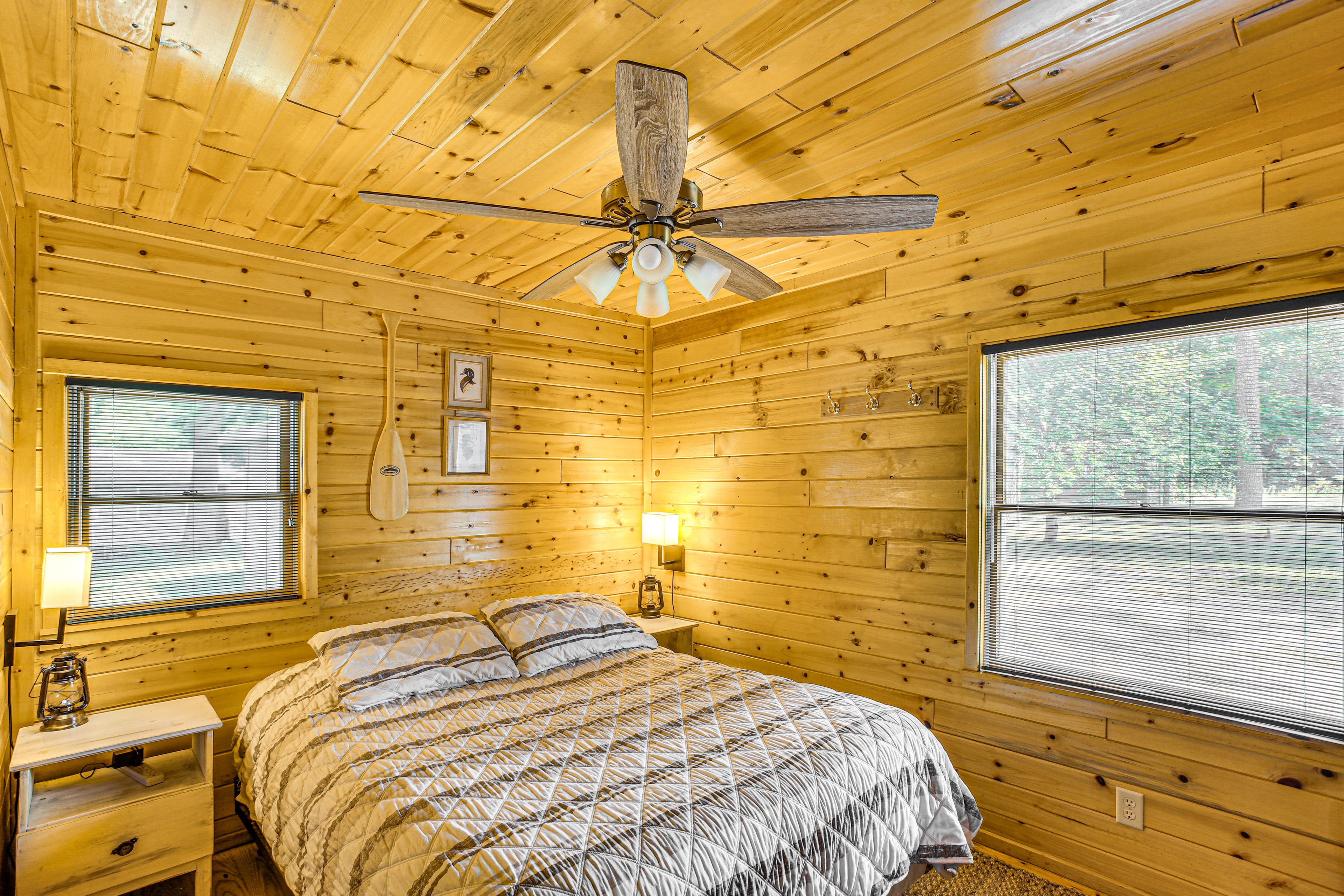 Bedroom 1 | Queen Bed | First Floor | Linens Provided