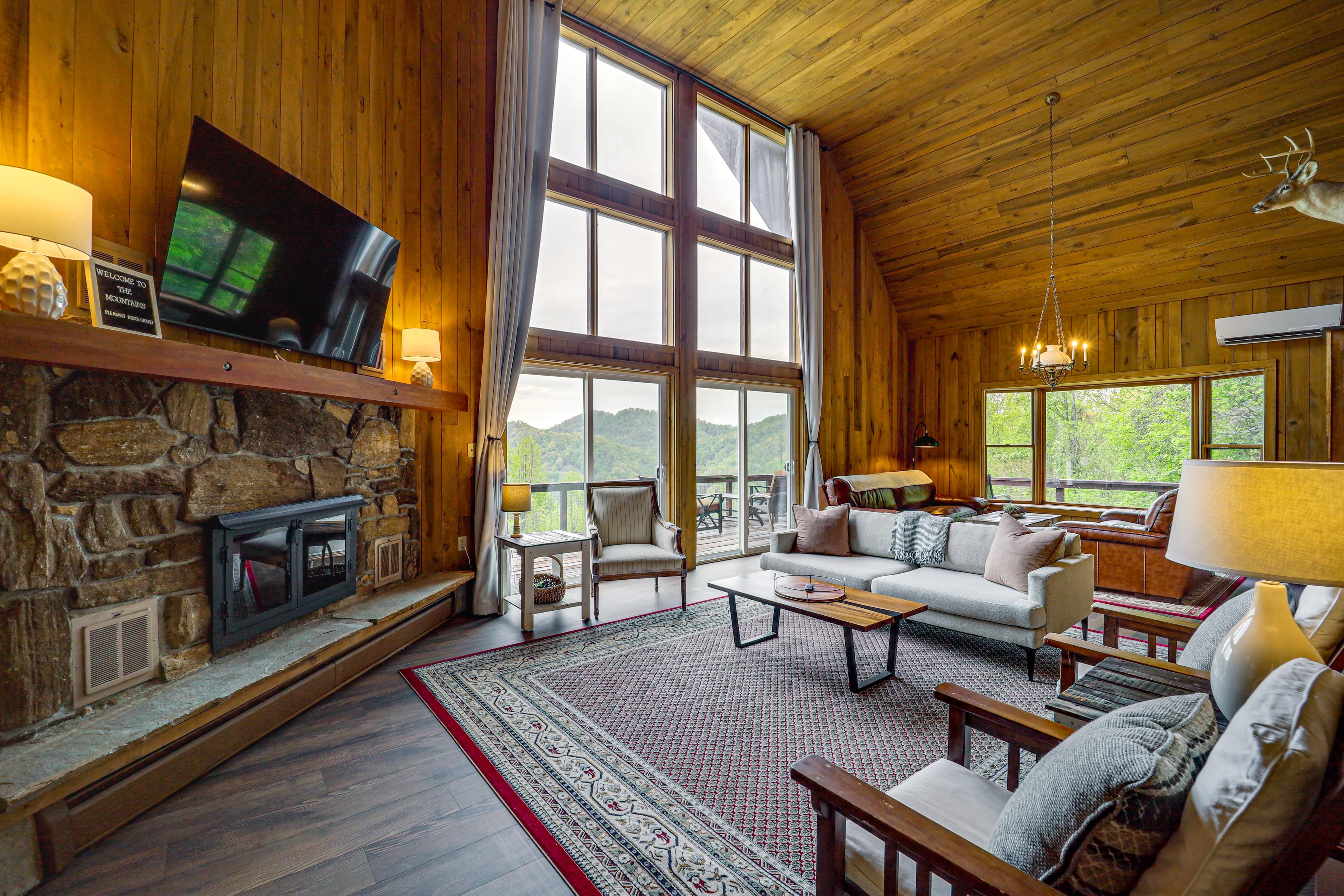 Burnsville Vacation Rental | 5BR | 3BA | 2,508 Sq Ft | Stairs to Access