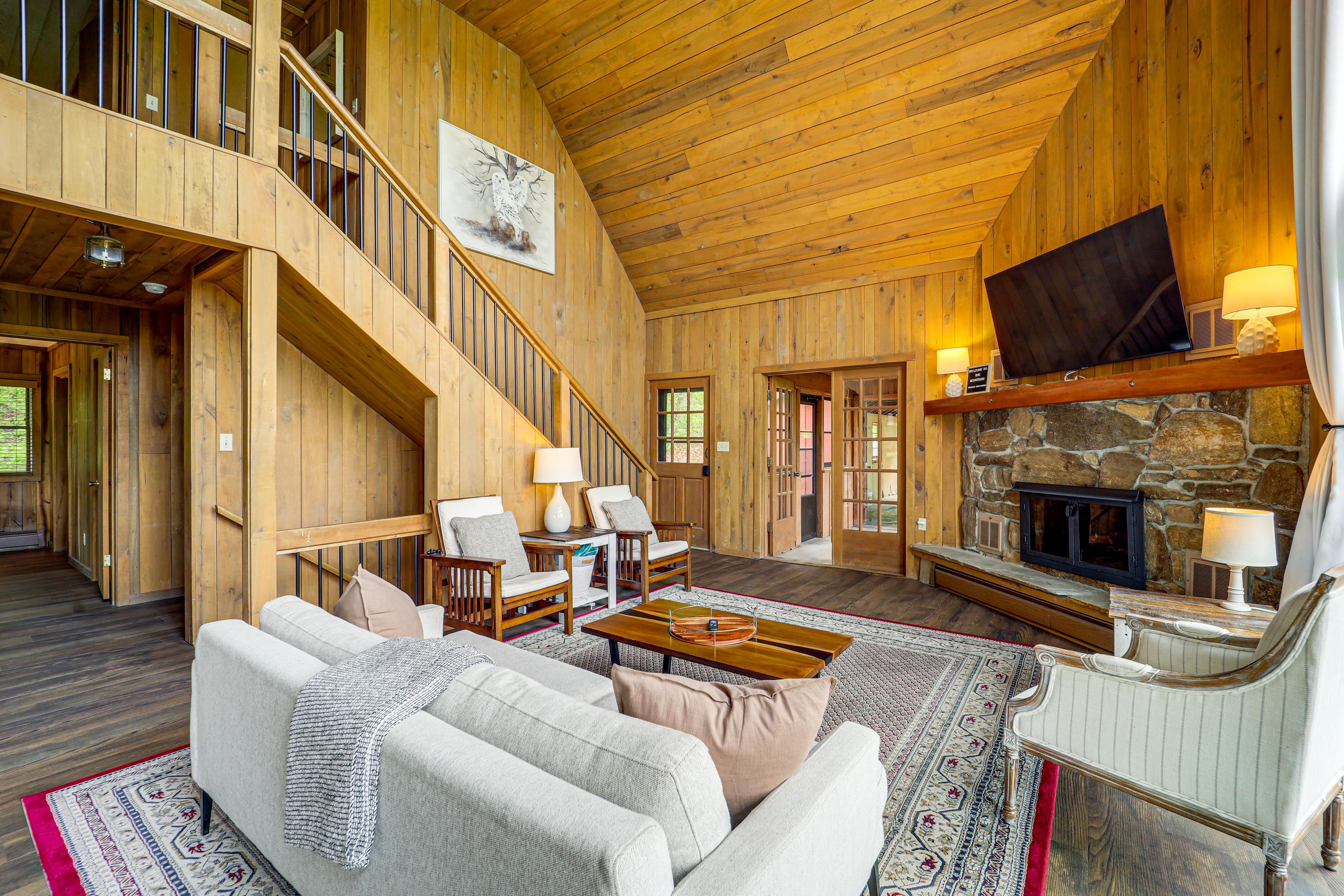 Upper Living Room | Main Level