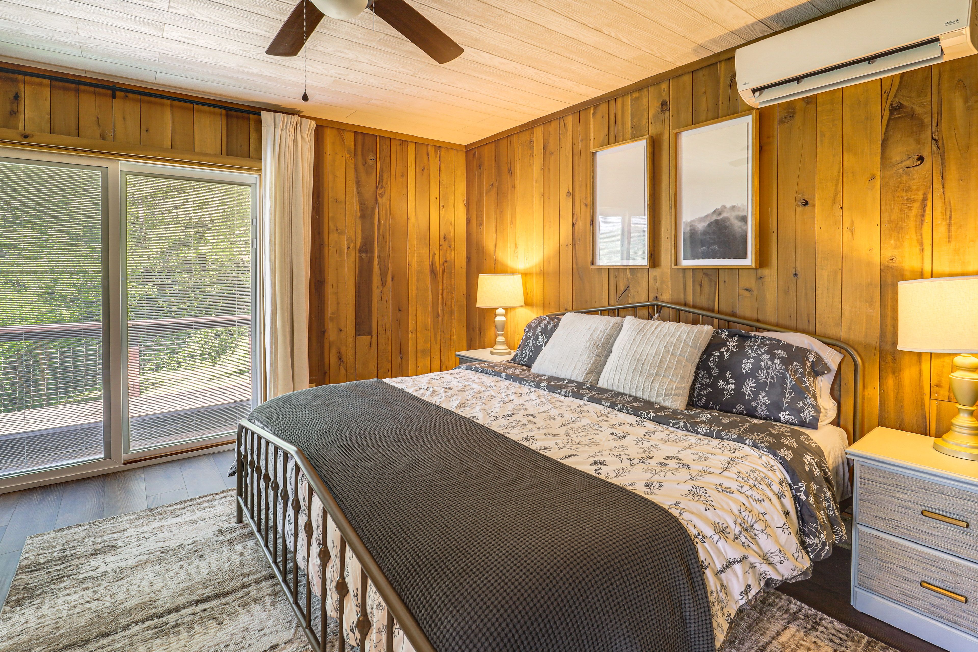 Bedroom 1 | King Bed | En-Suite Bathroom | 1st Floor