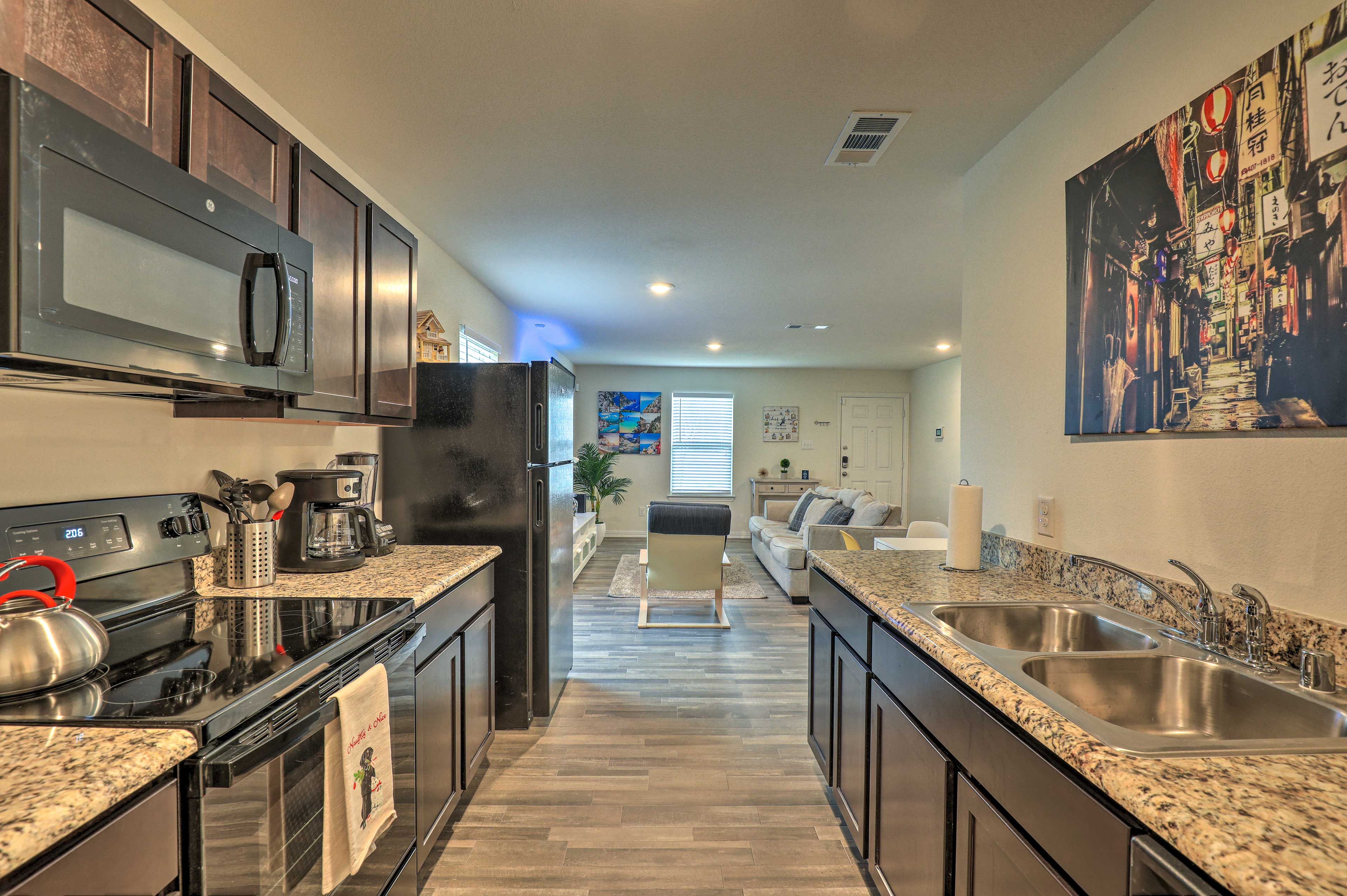 Kitchen | Dishware/Flatware