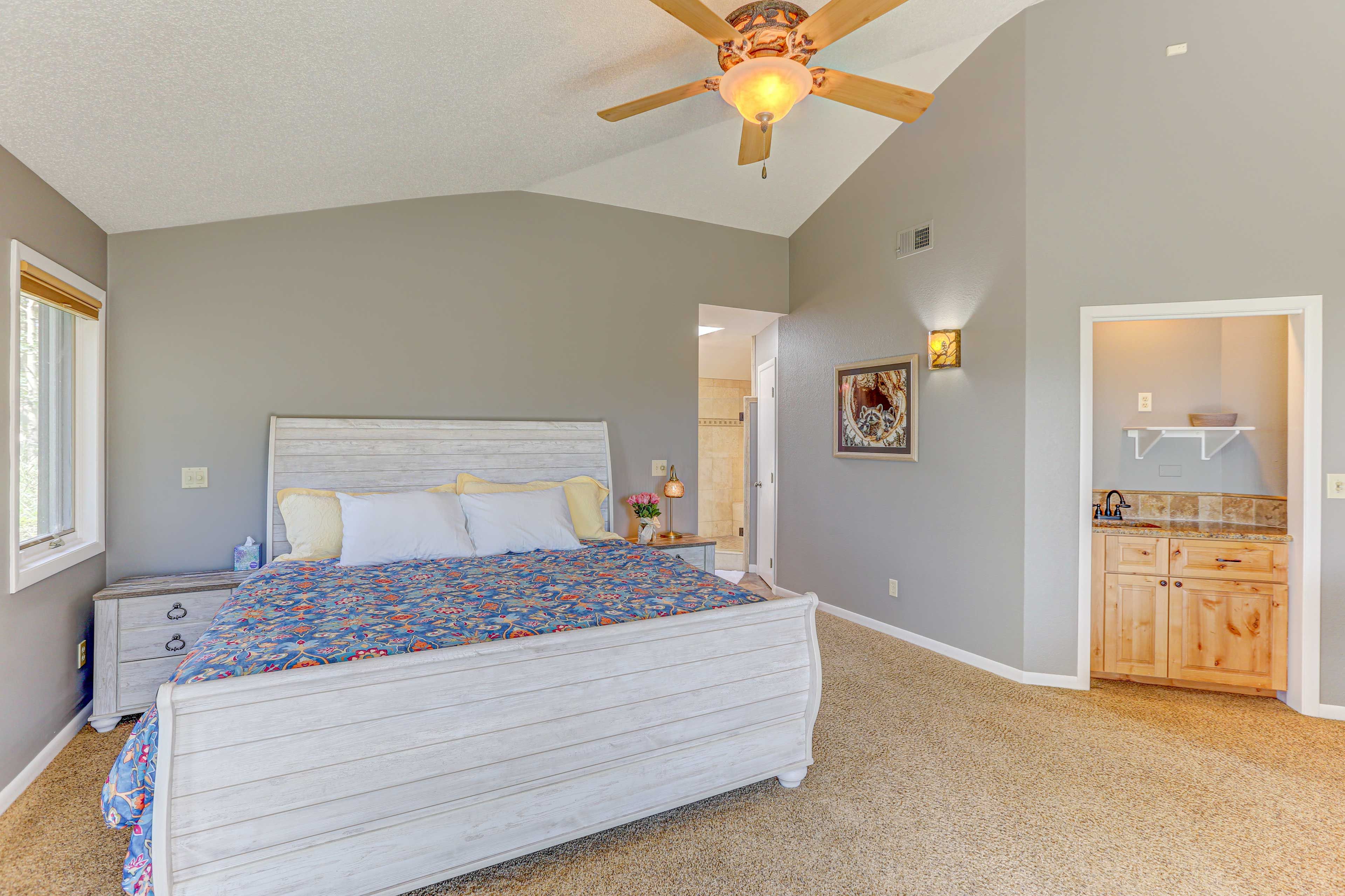 Bedroom 1 | King Bed