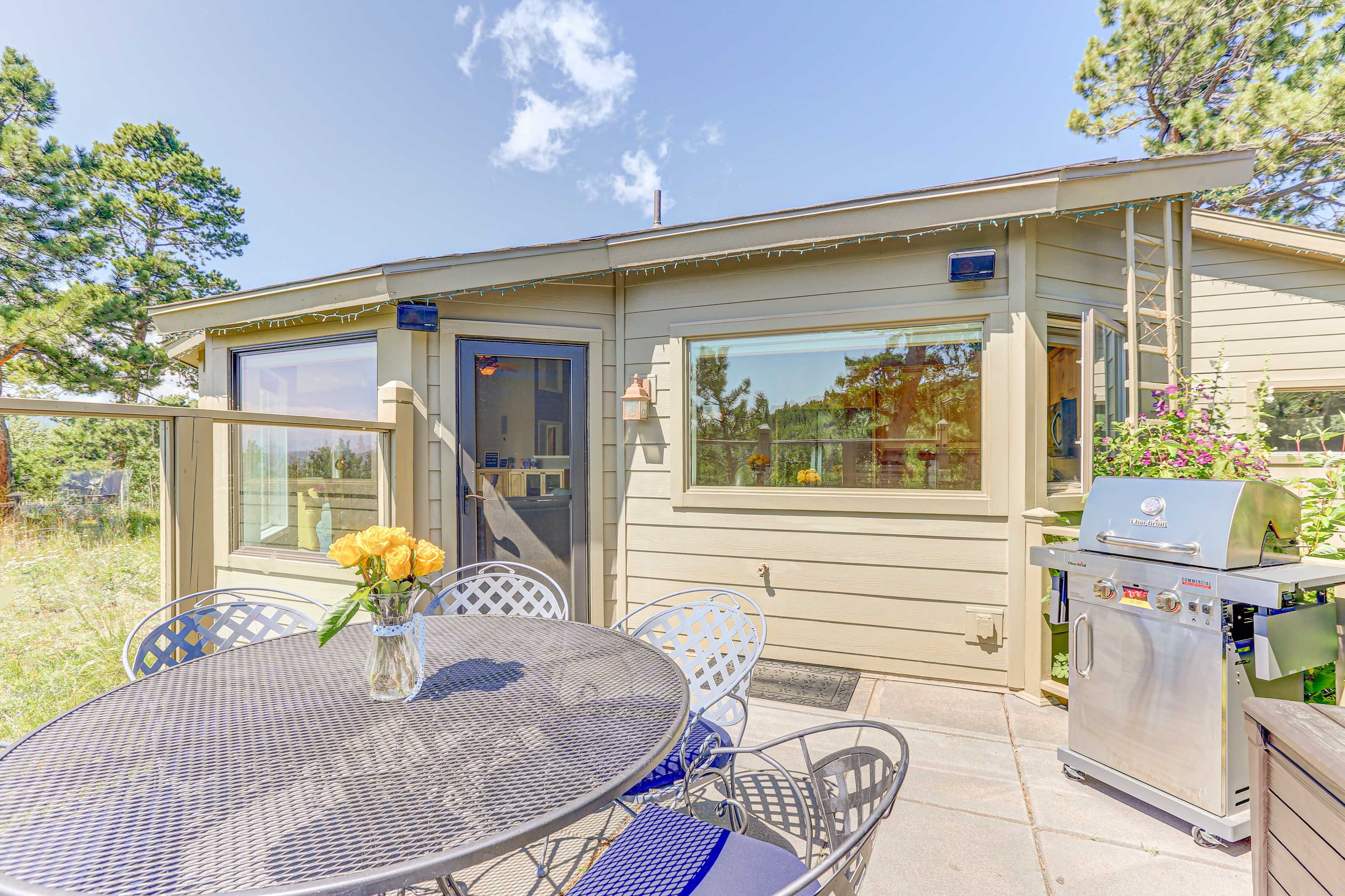 Furnished Patio | Gas Grill