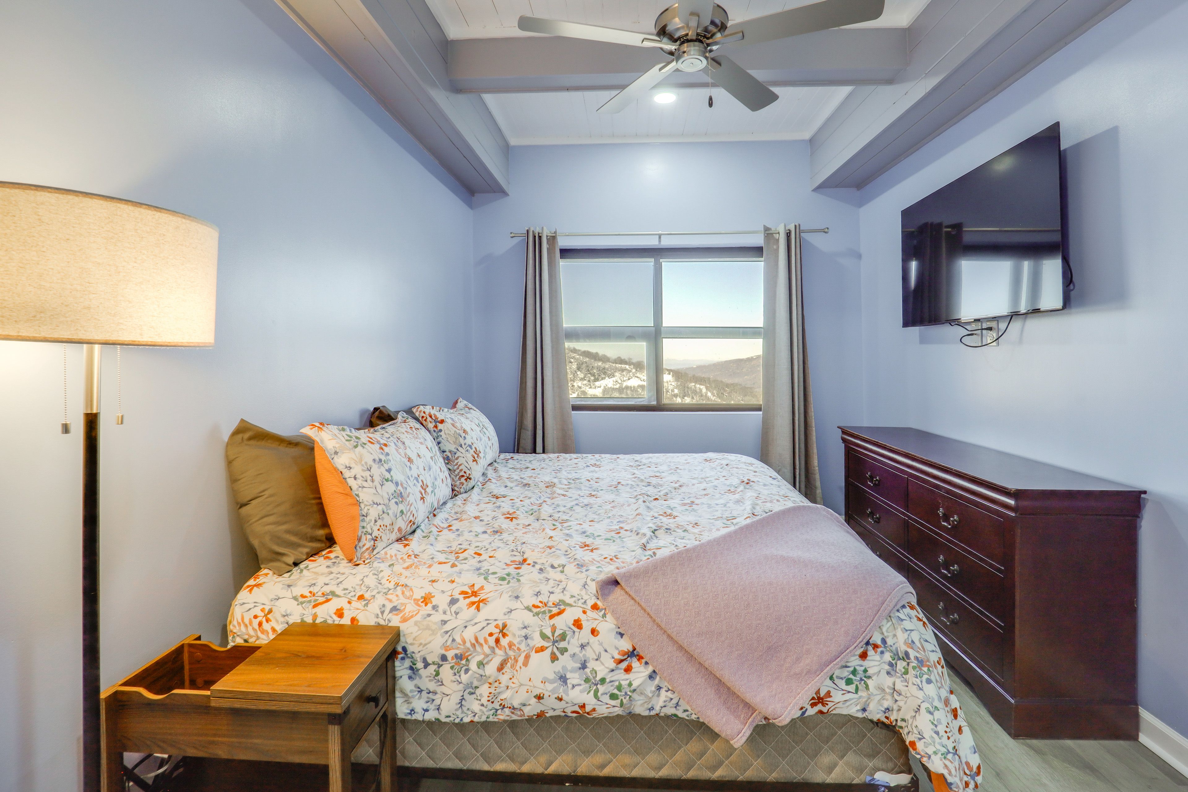 Bedroom 1 | King Bed