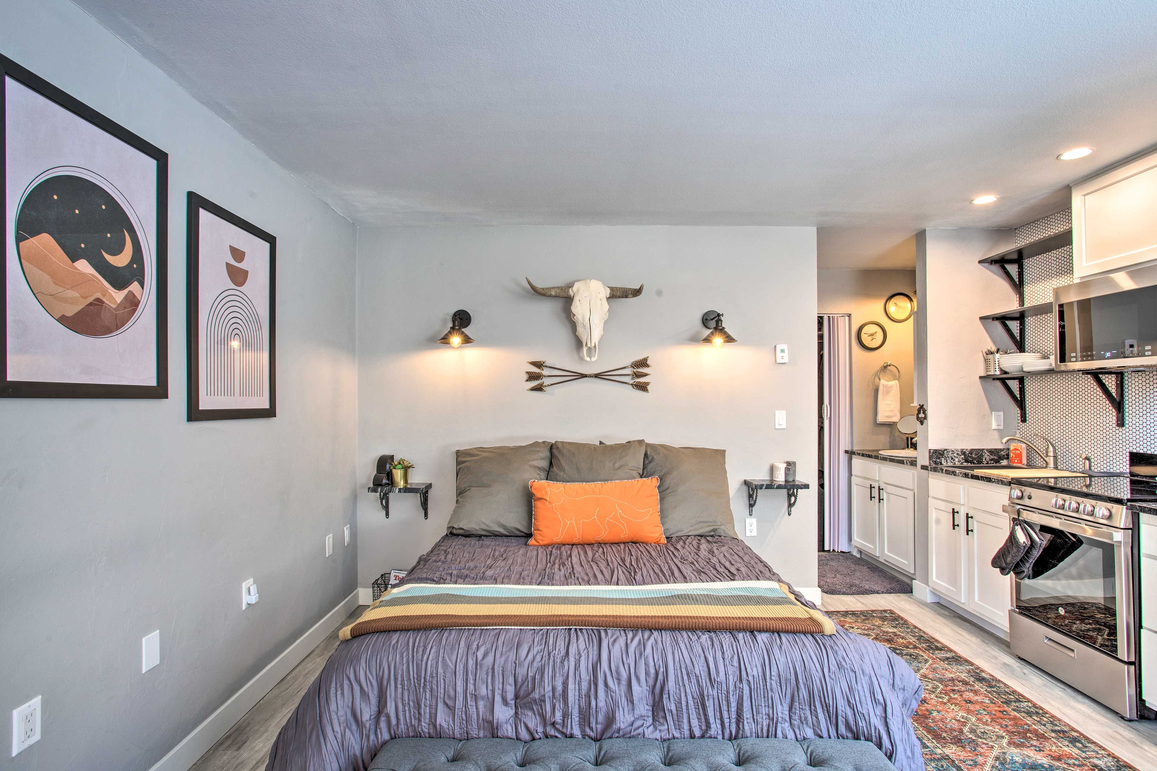 Studio | Linens Provided