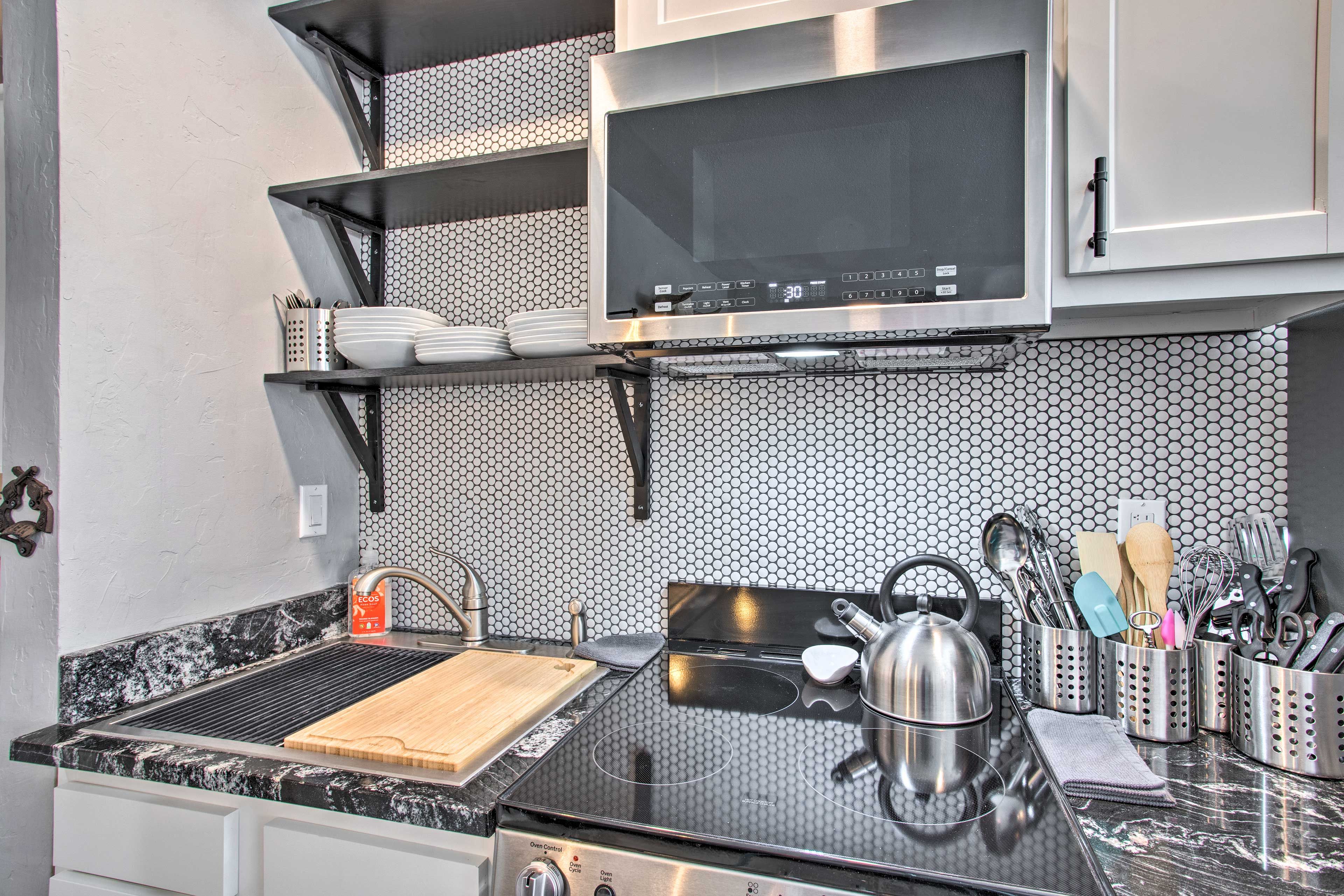 Kitchen | Dishware/Flatware