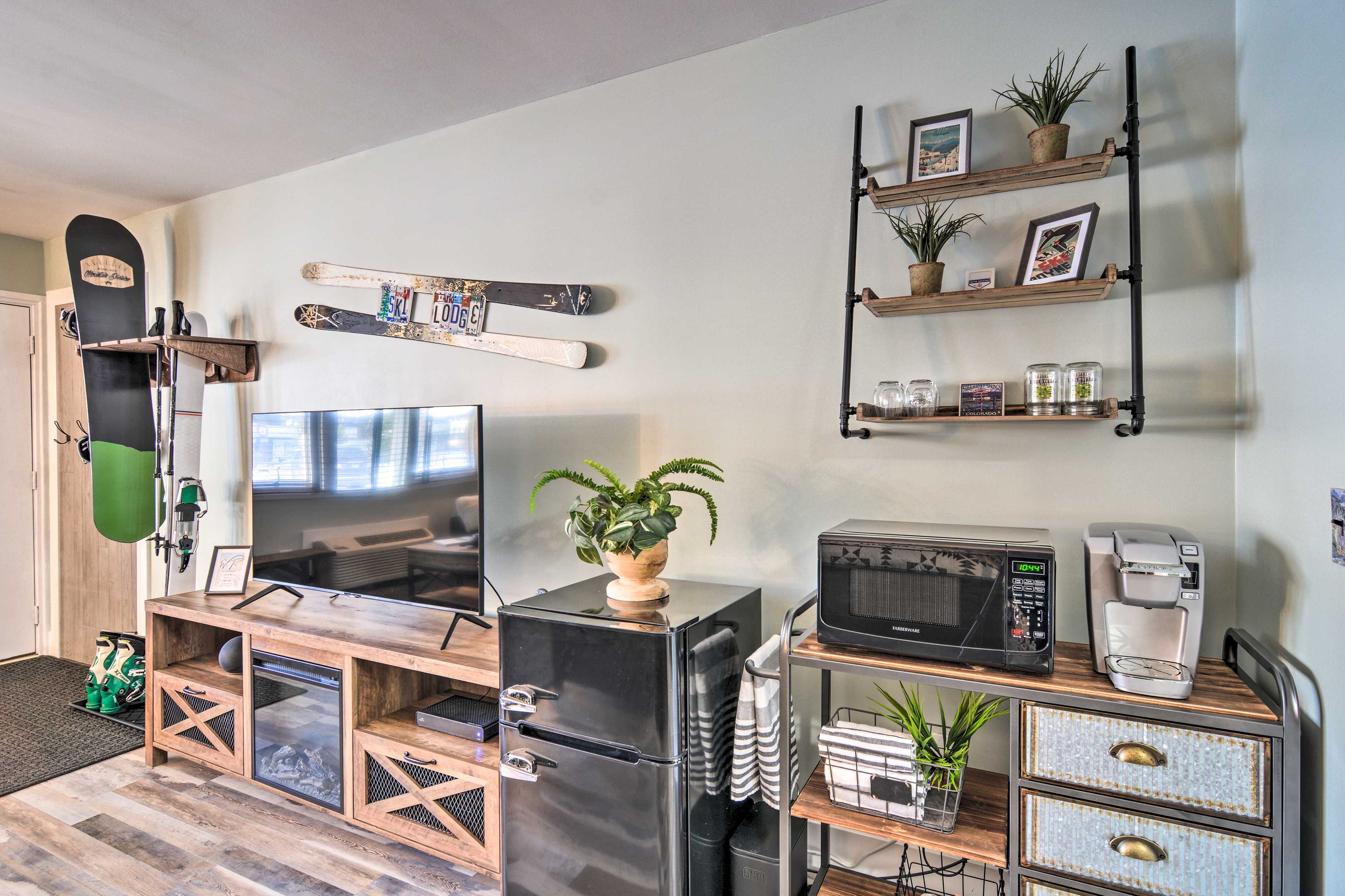 Kitchenette | Keurig Coffee Maker | Hot Plate