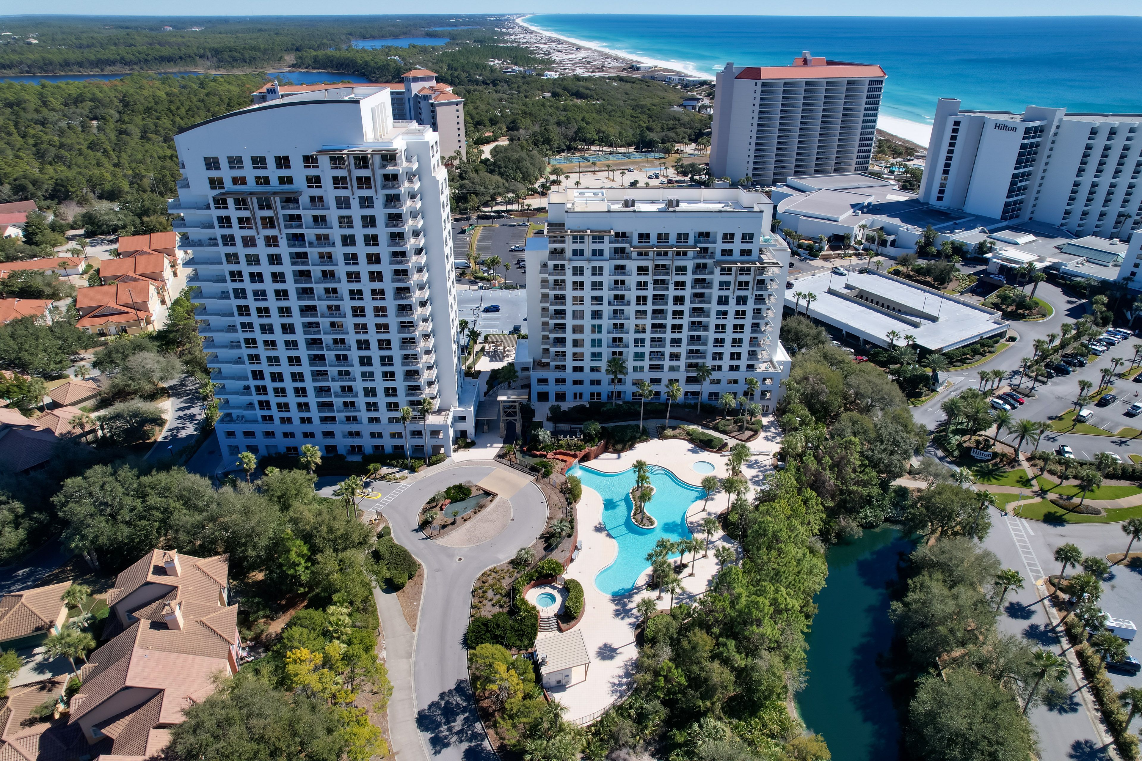 Parking | Community Parking Garage (4 Vehicles)