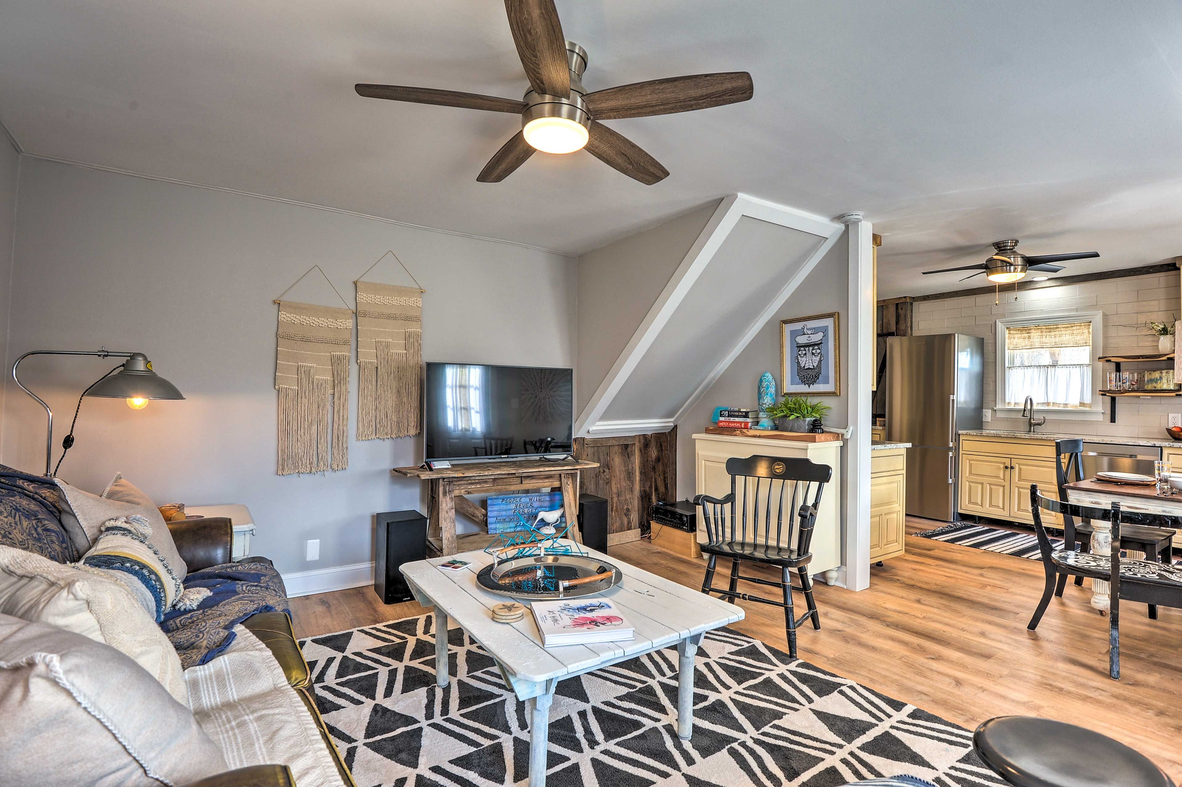 Living Room | Smart TV