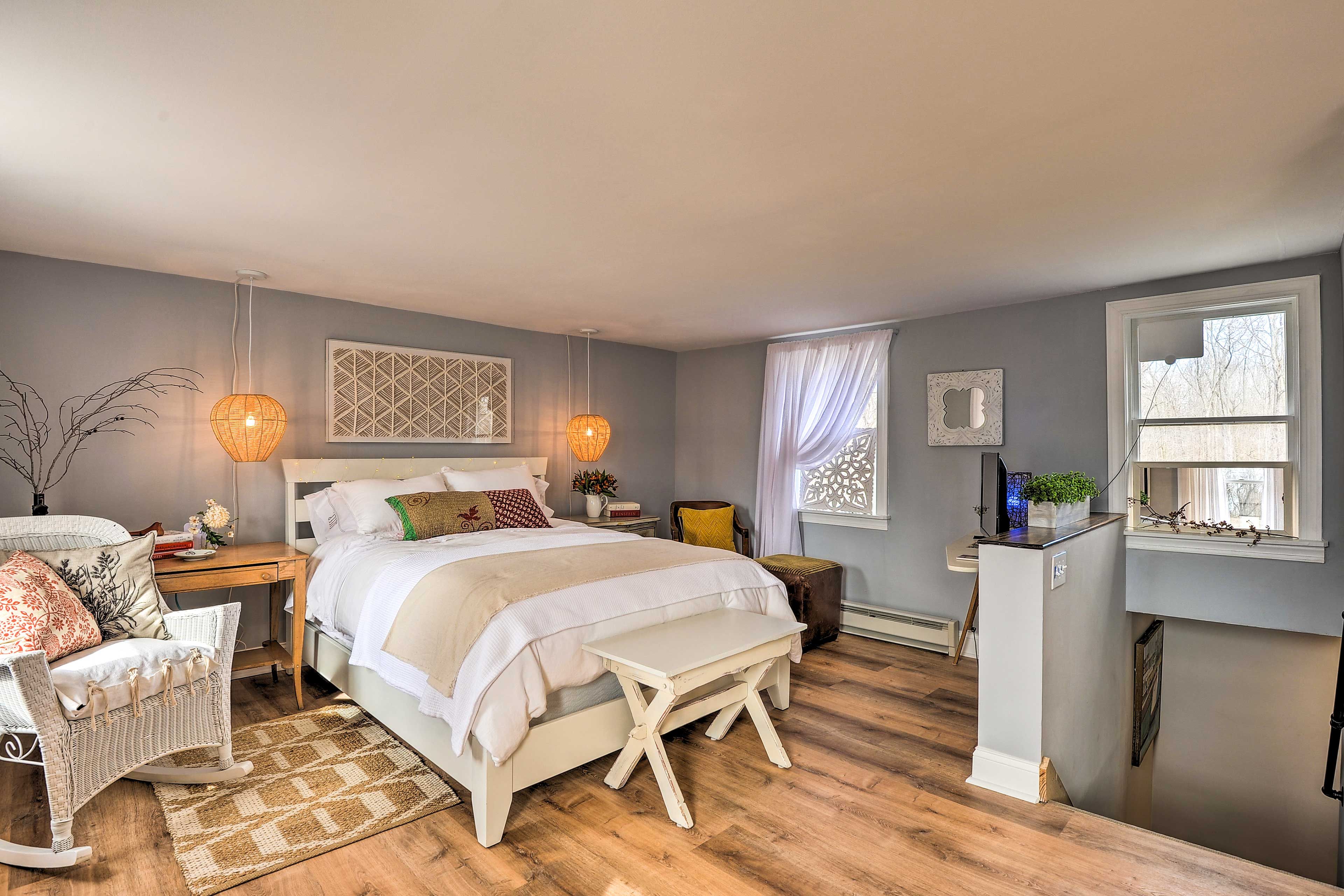 Bedroom 1 | Queen Bed | Linens Provided