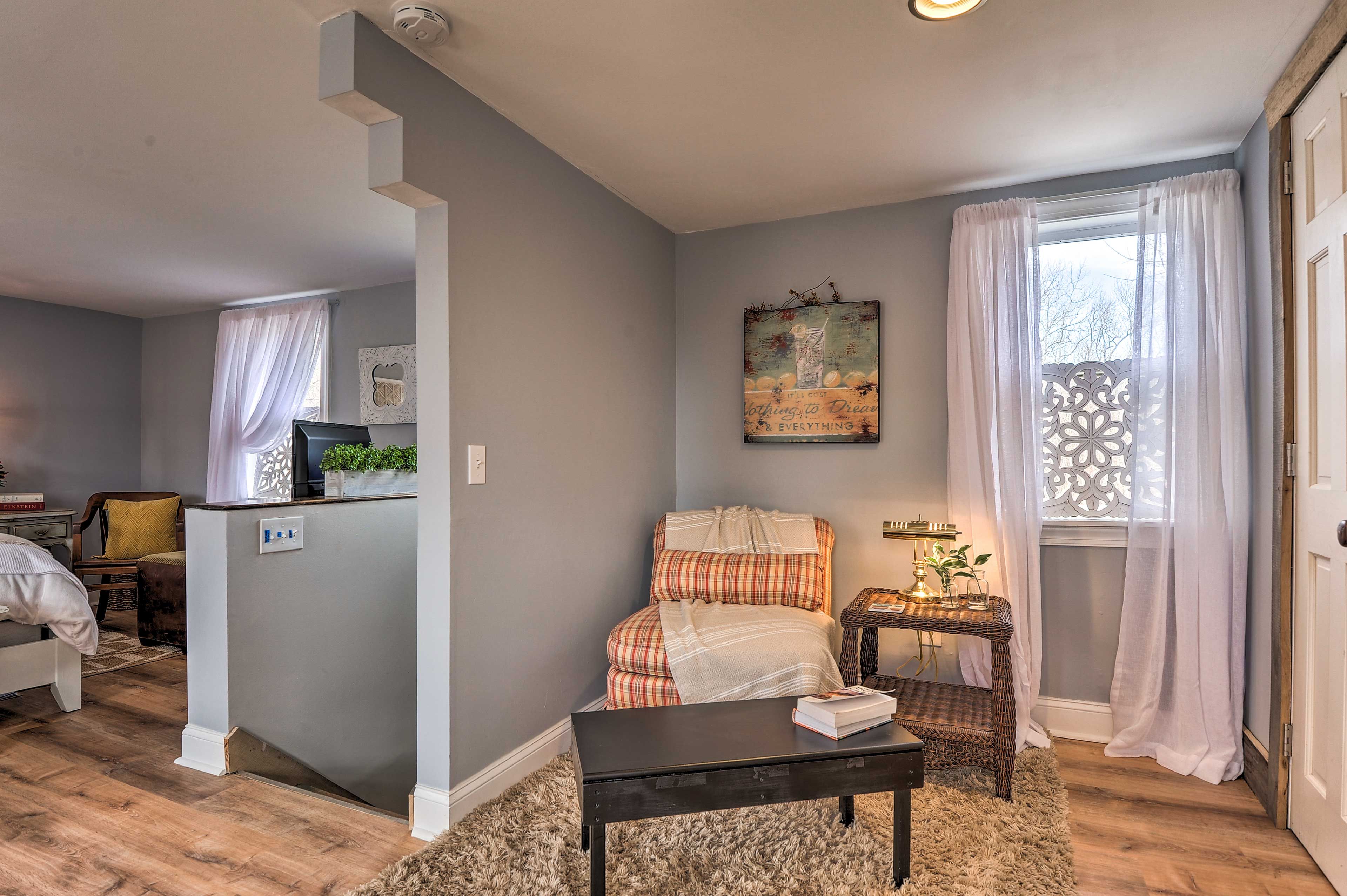 Bedroom 1 | Seating Area