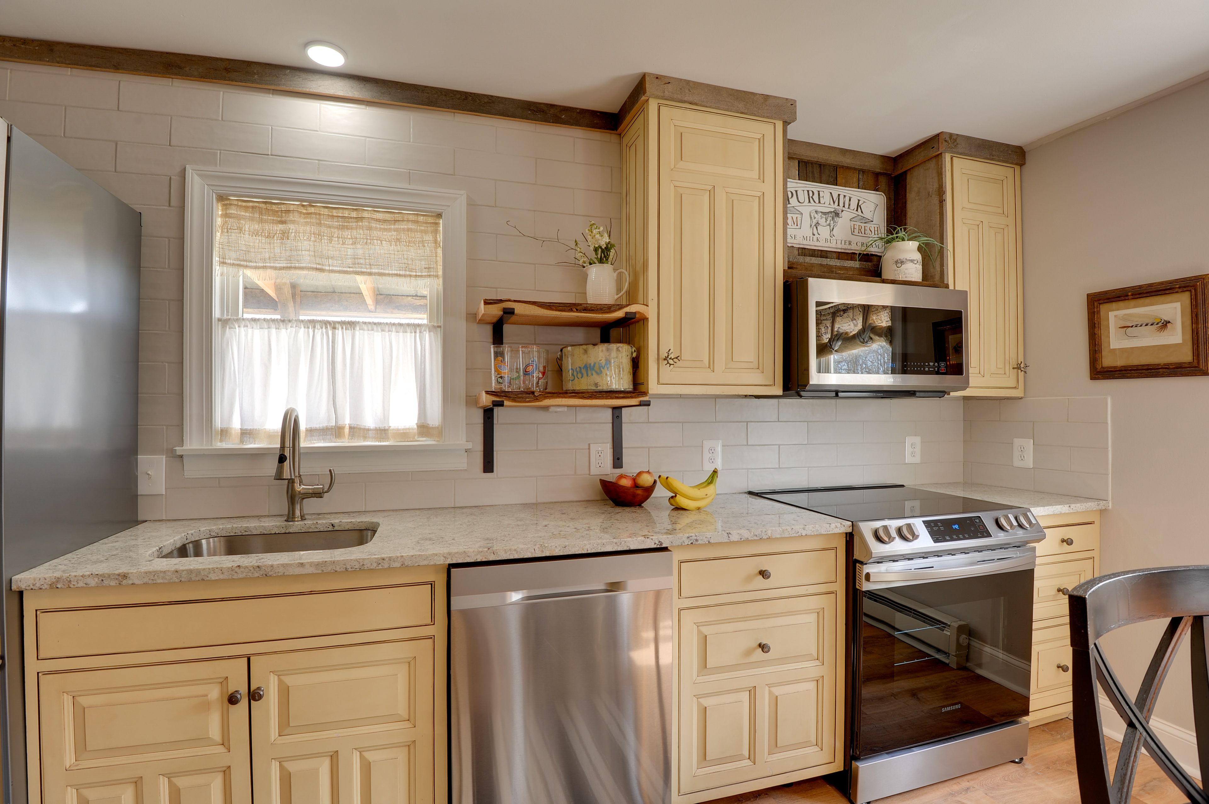 Kitchen | Fully Equipped | Stainless Steel Appliances