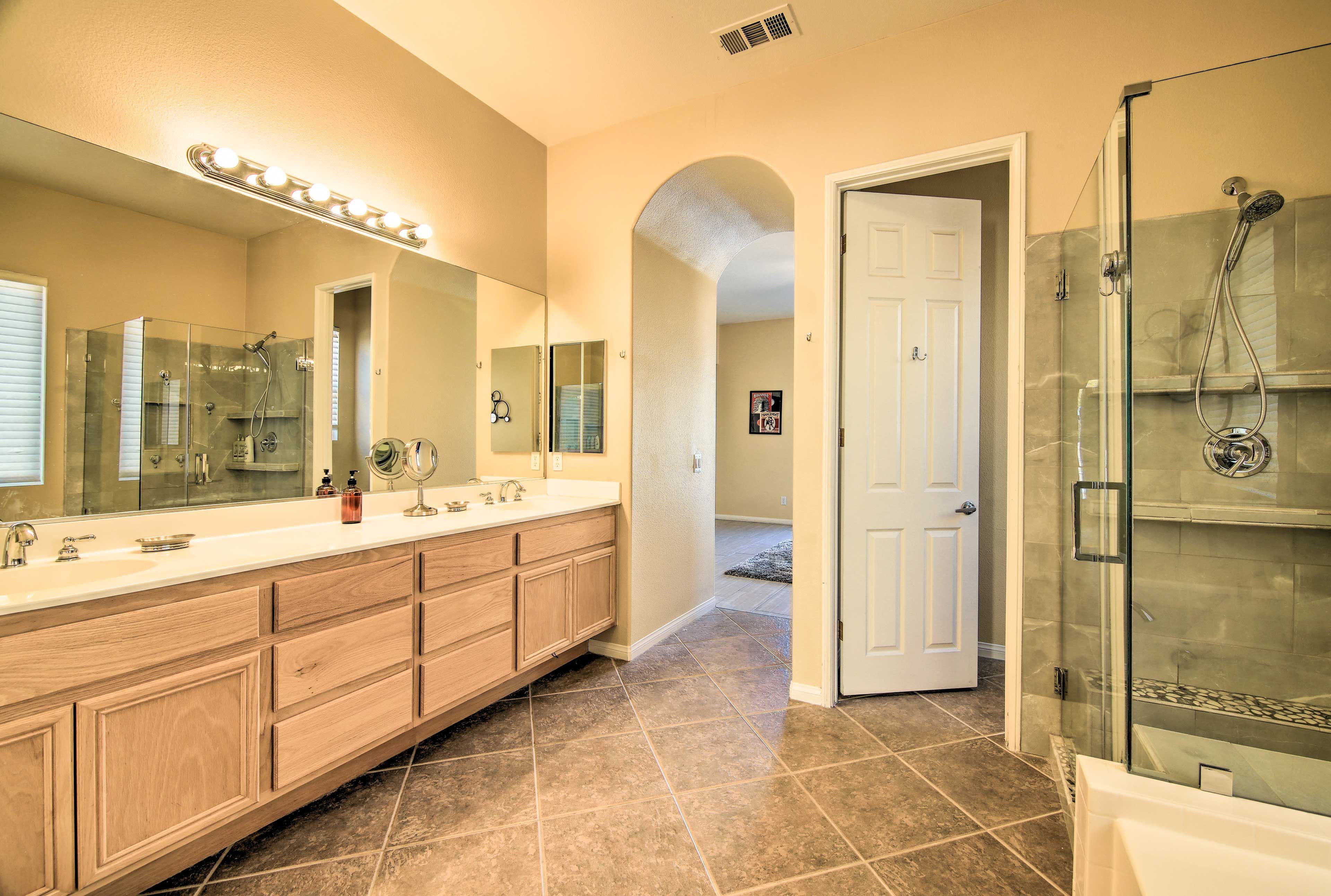 En-Suite Bathroom | Complimentary Toiletries