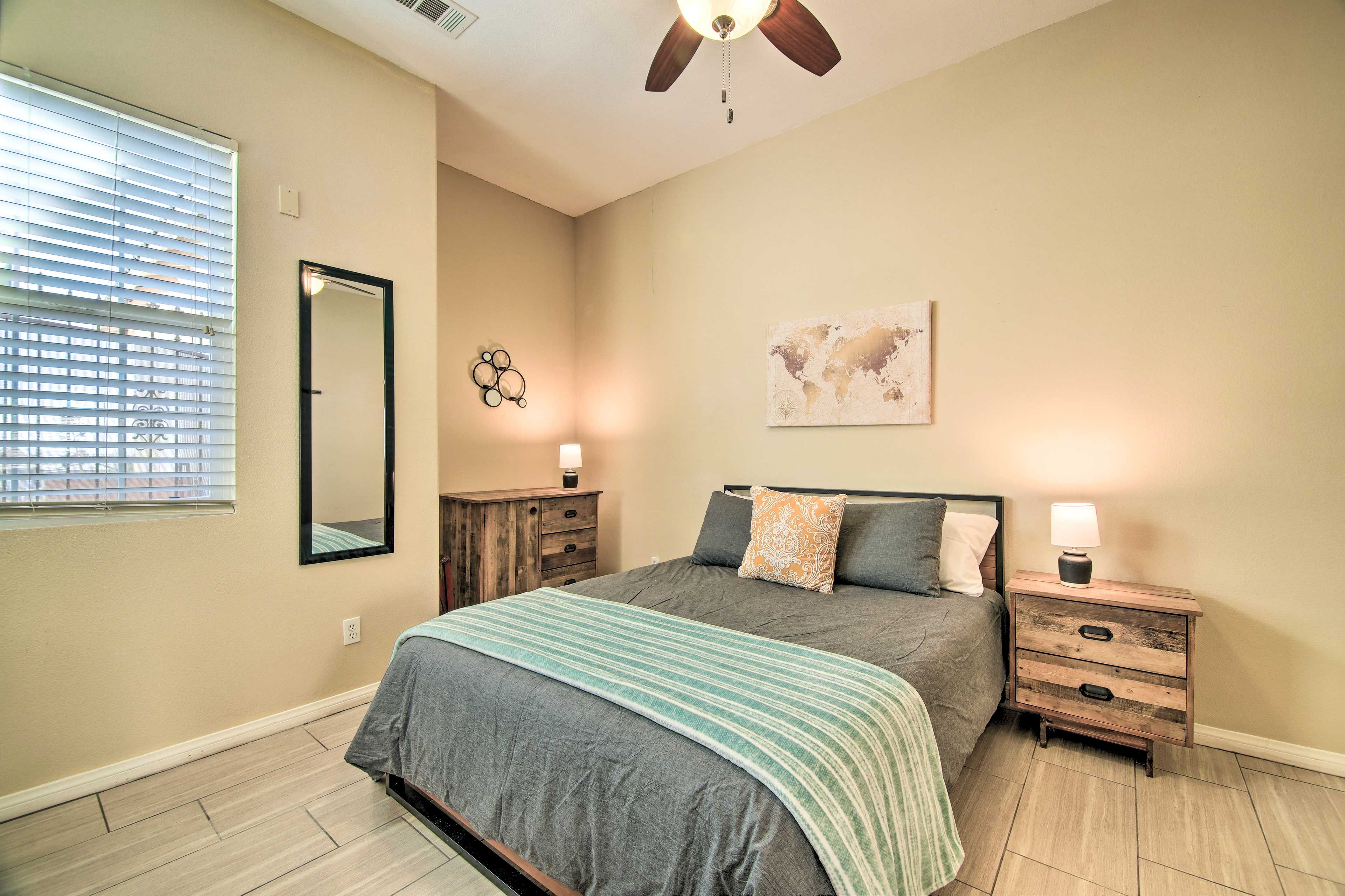 Bedroom 5 | Queen Bed
