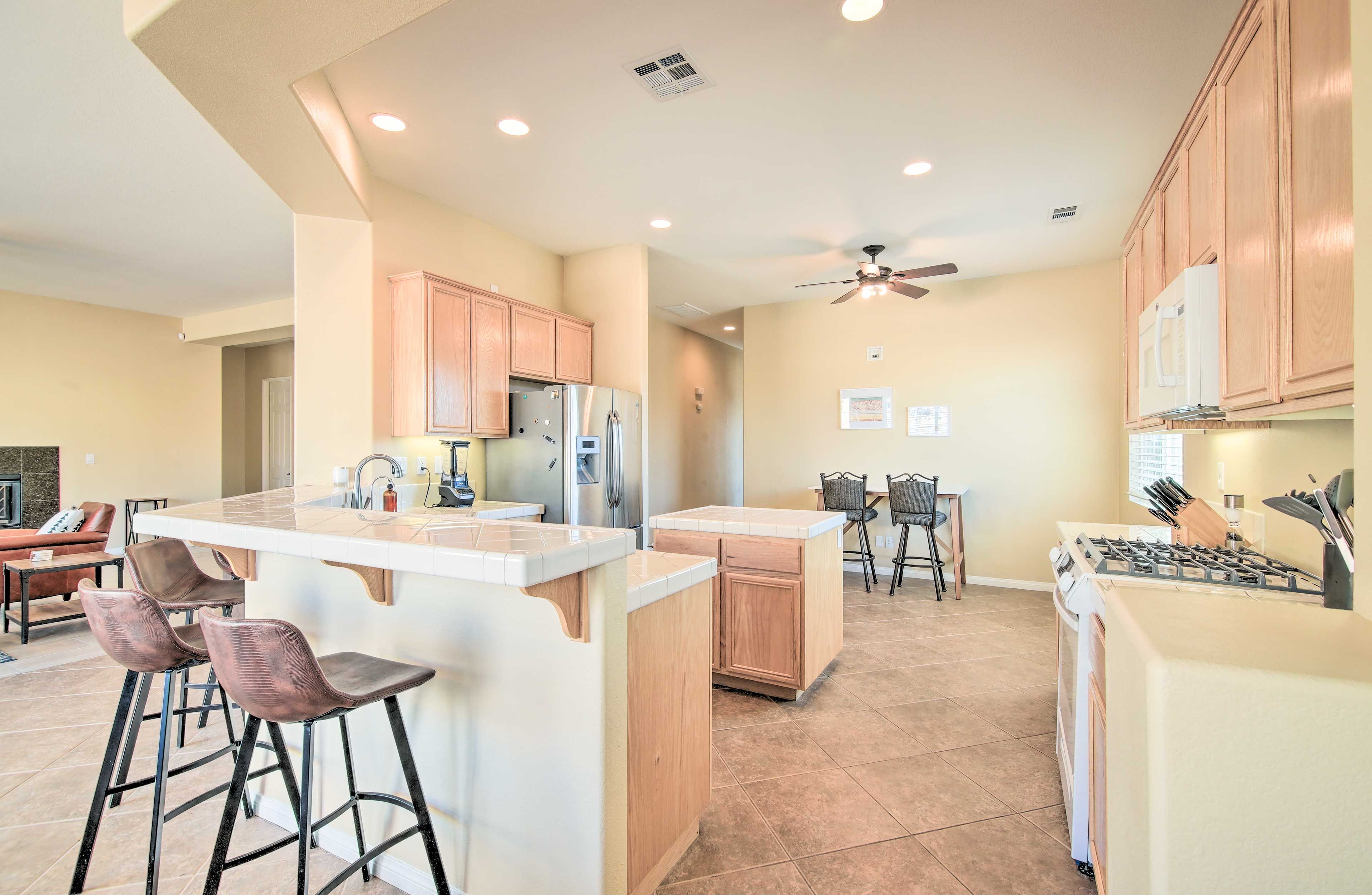 Fully Equipped Kitchen | Dishware/Flatware