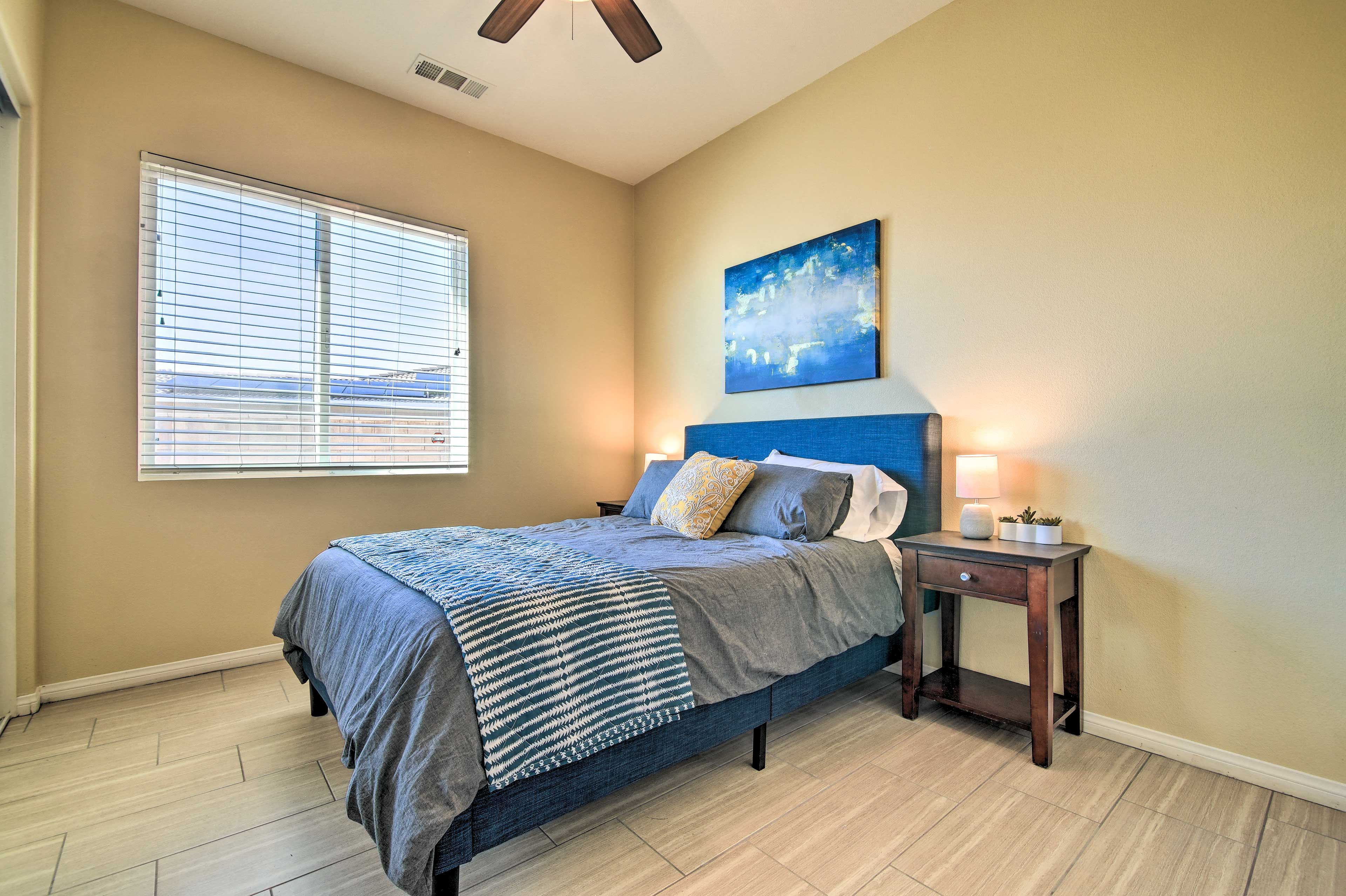 Bedroom 4 | Queen Bed