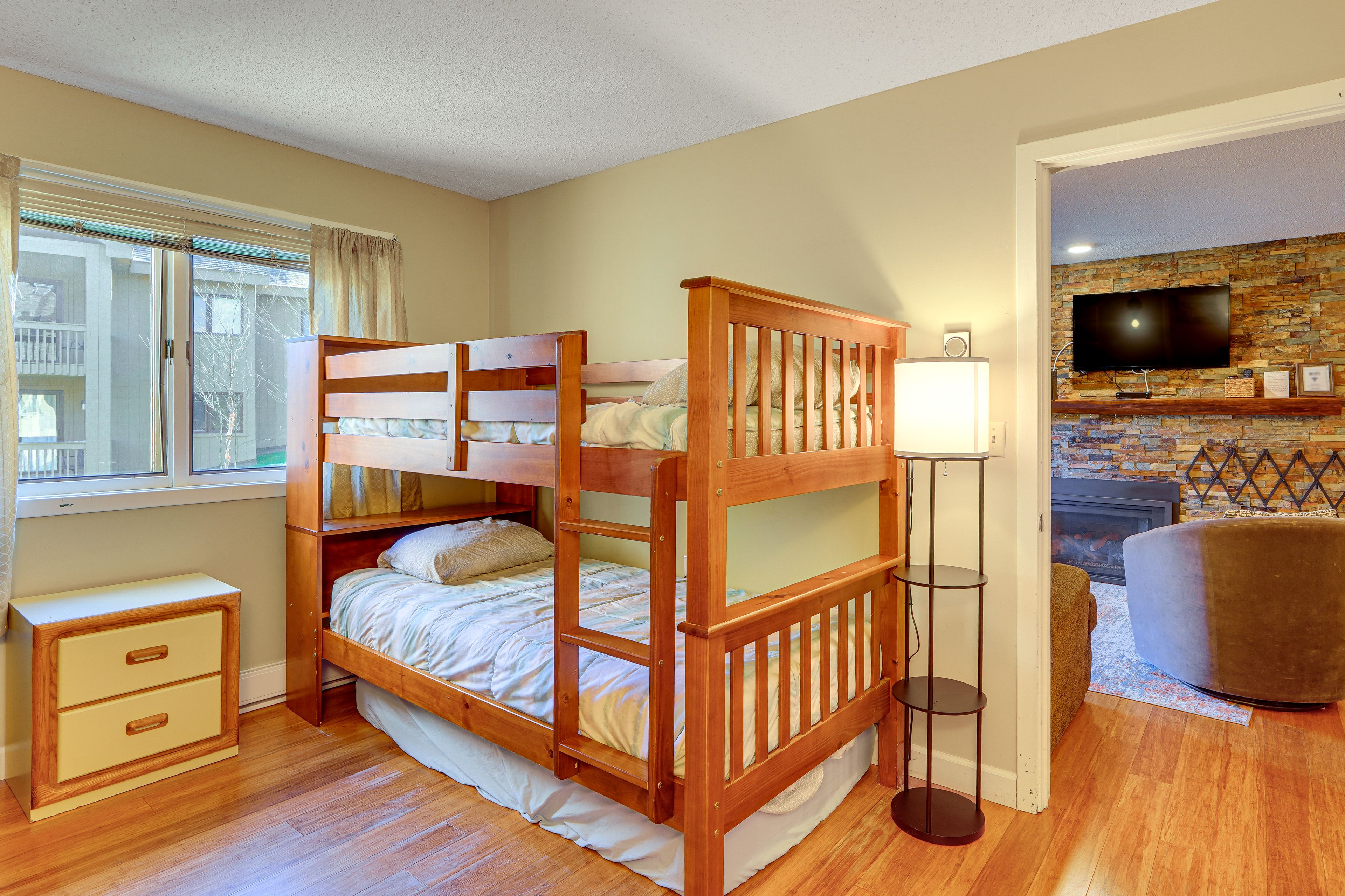 Bedroom 3 | Twin Bunk Bed w/ Twin Trundle