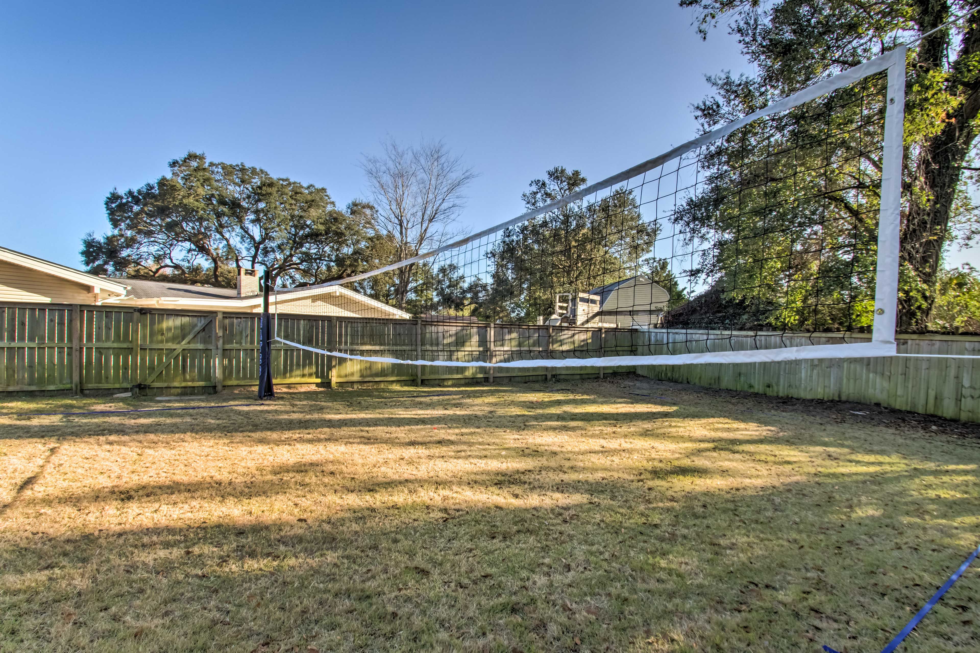 Private Yard | Volleyball Net