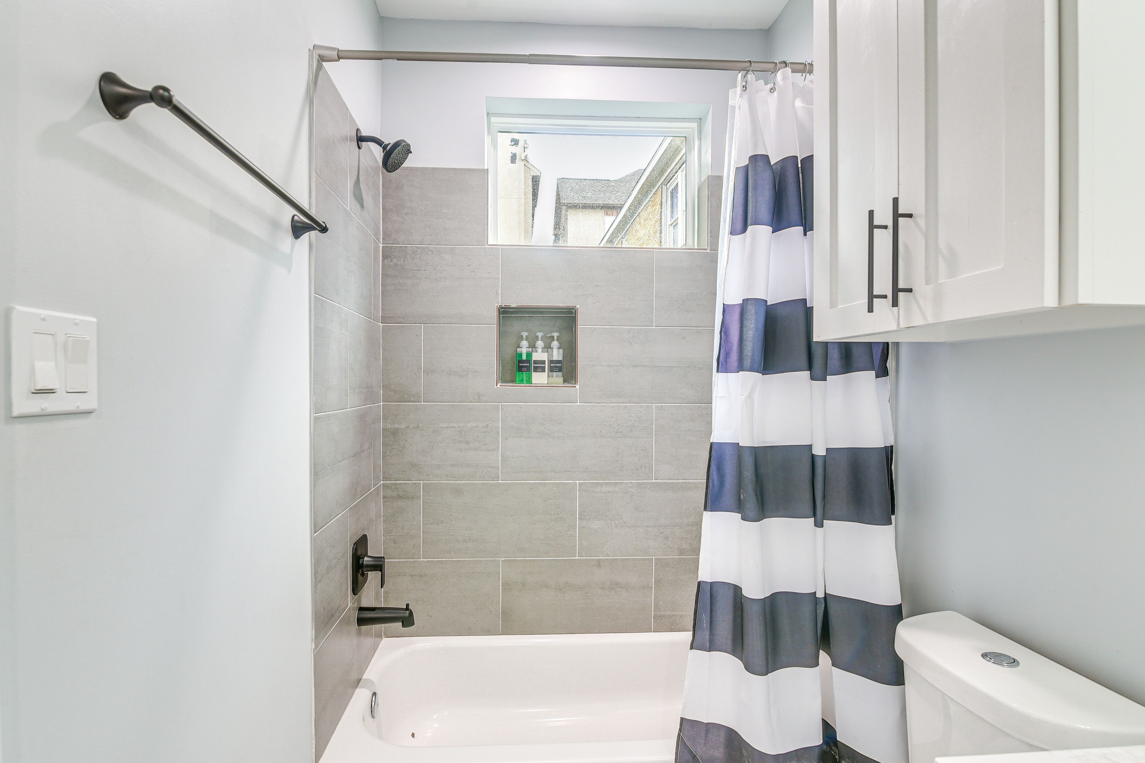 Full Bath | 1st Floor