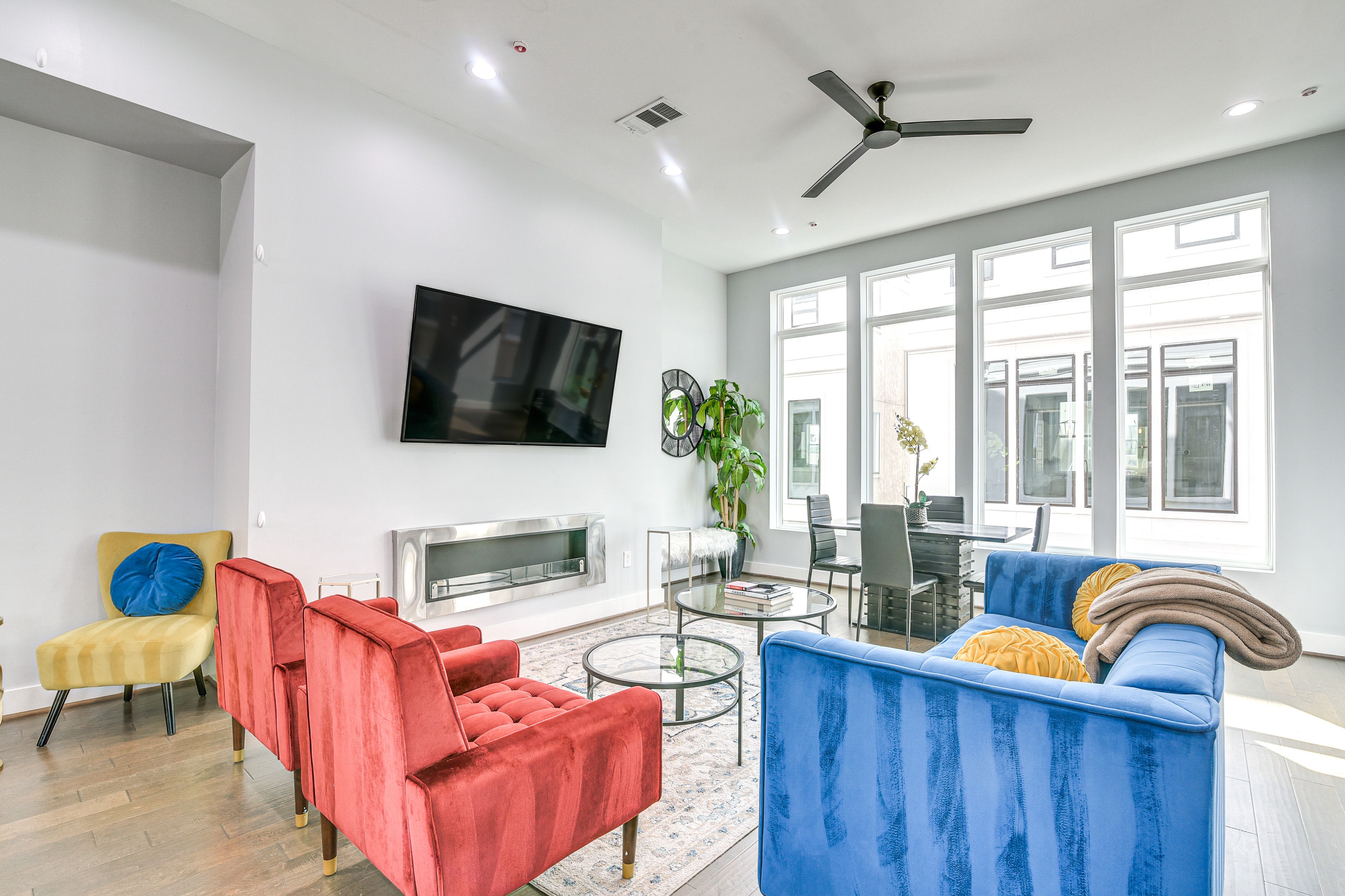 Houston Vacation Rental | 3BR | 3.5BA | 3,200 Sq Ft | Stairs Required