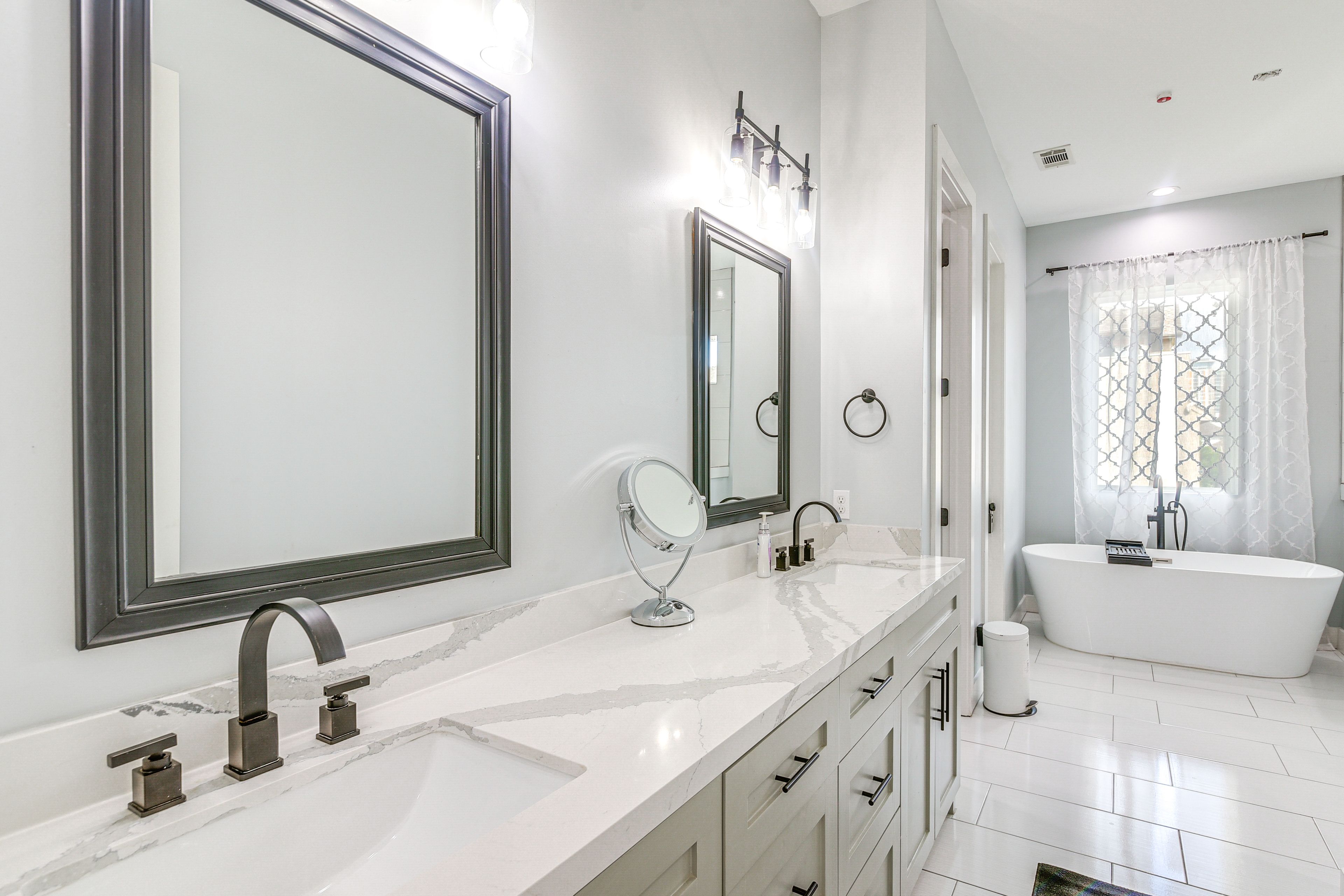 Full Bath | 3rd Floor