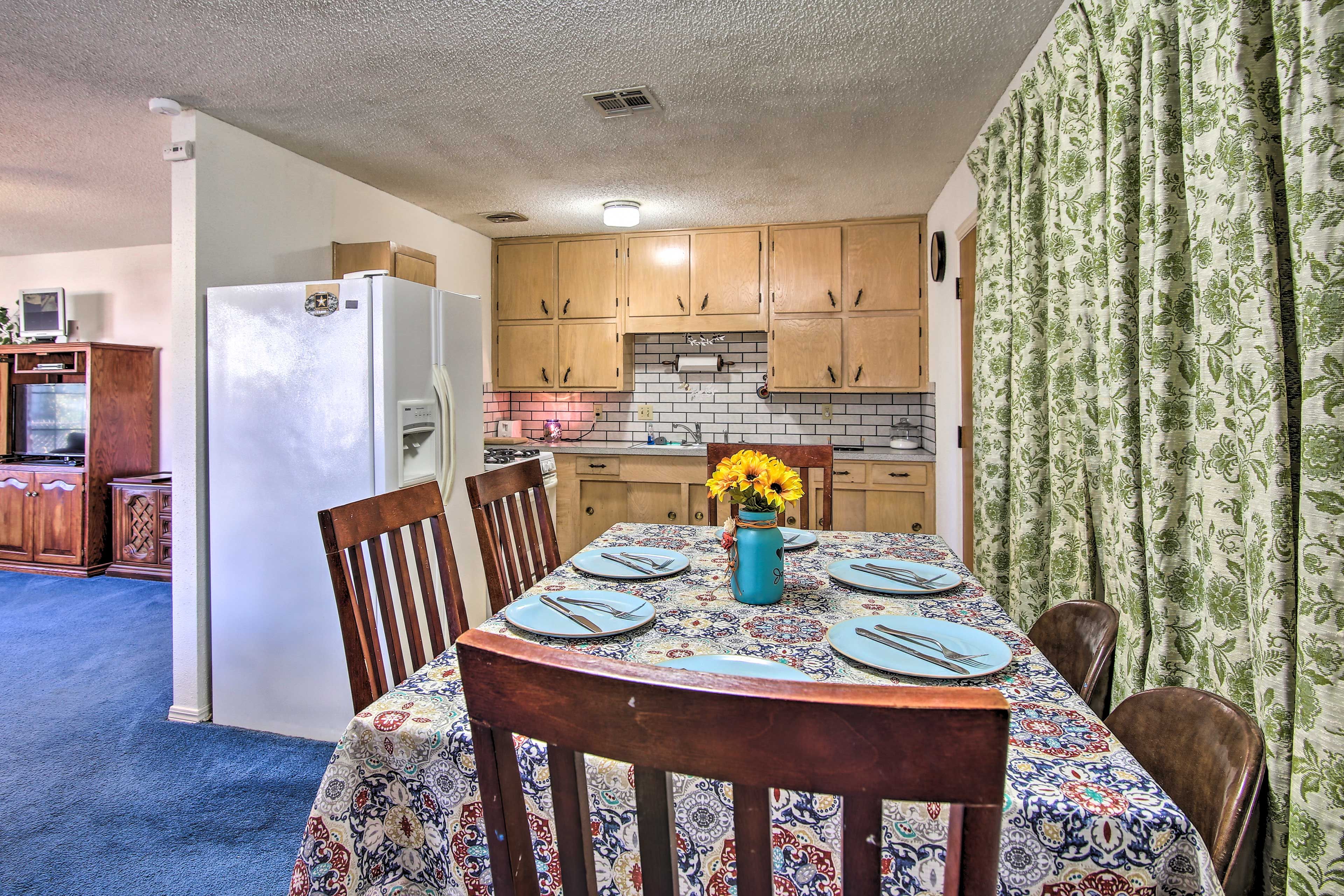 Kitchen & Dining Area