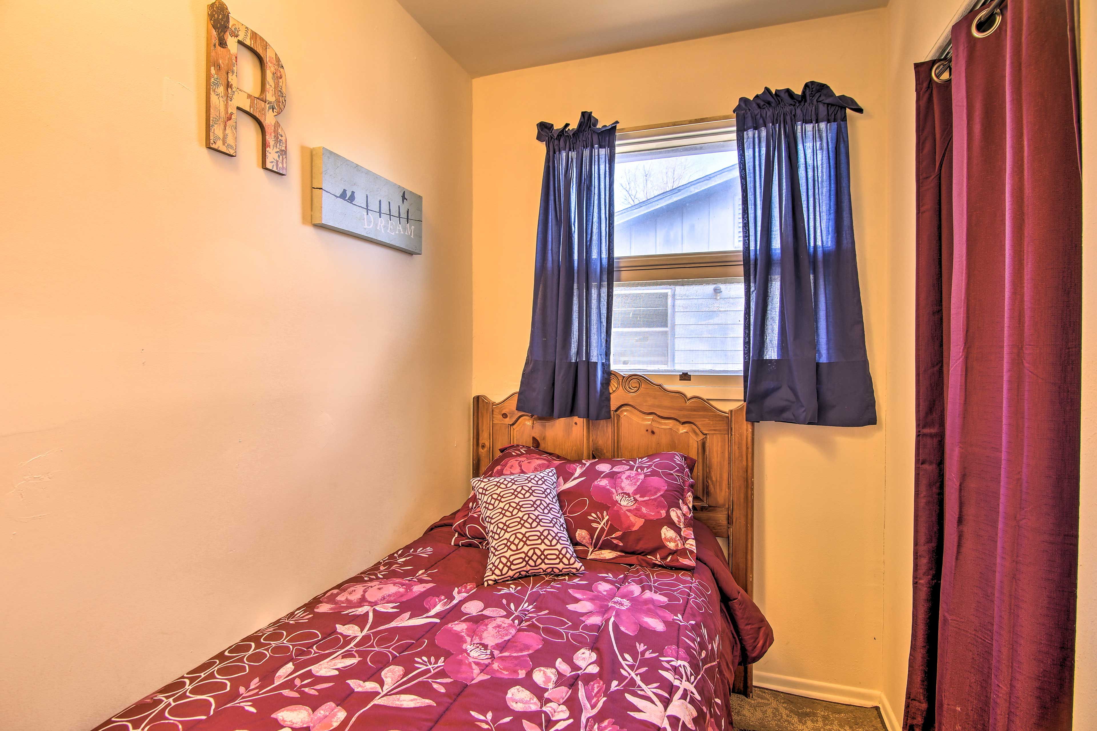 Bedroom 3 | Linens Provided