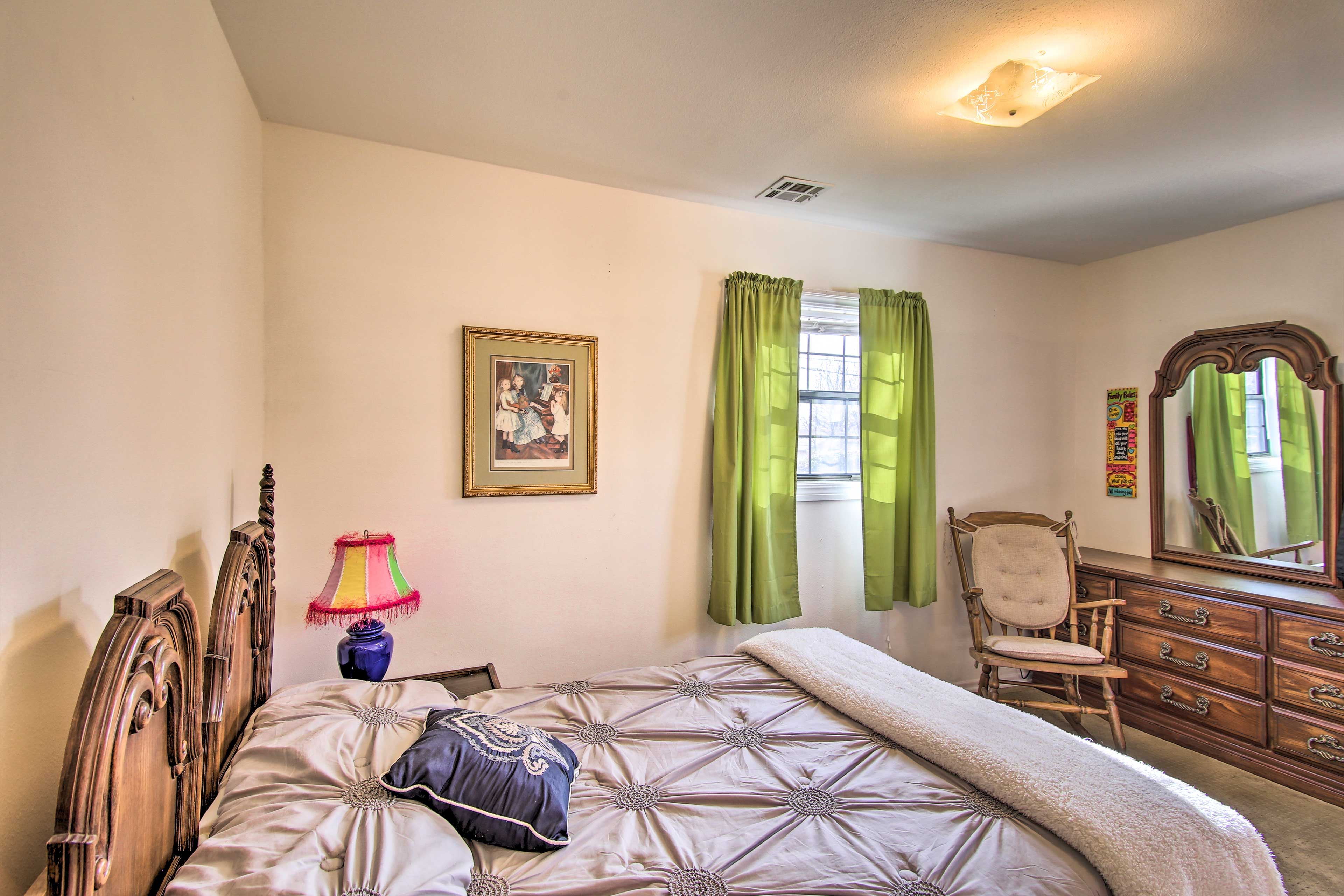 Bedroom 2 | Linens Provided