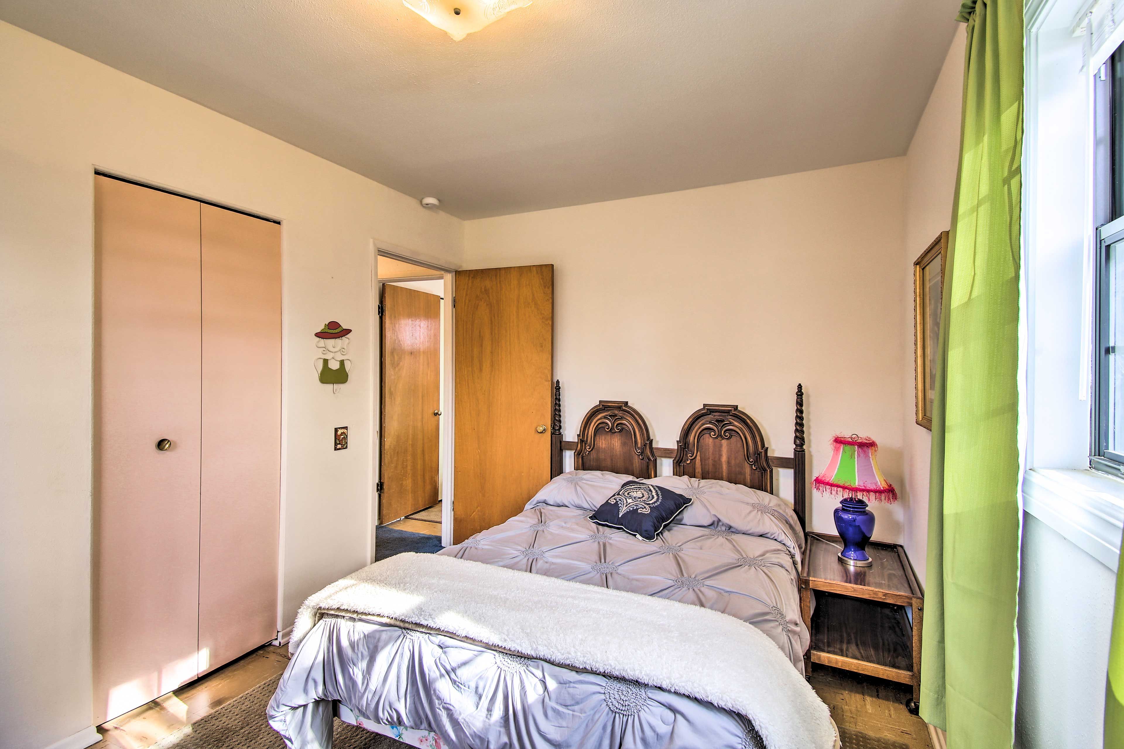 Bedroom 2 | King Bed