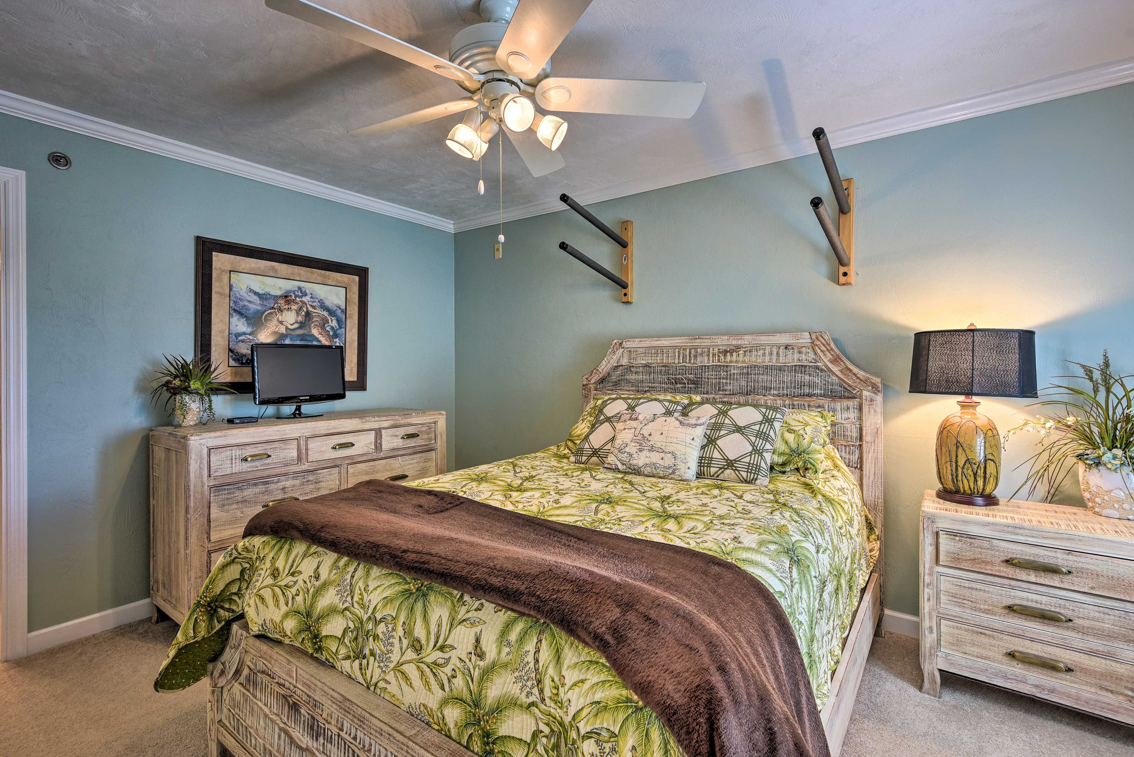 Bedroom 2 | Queen Bed | Step-Free Access