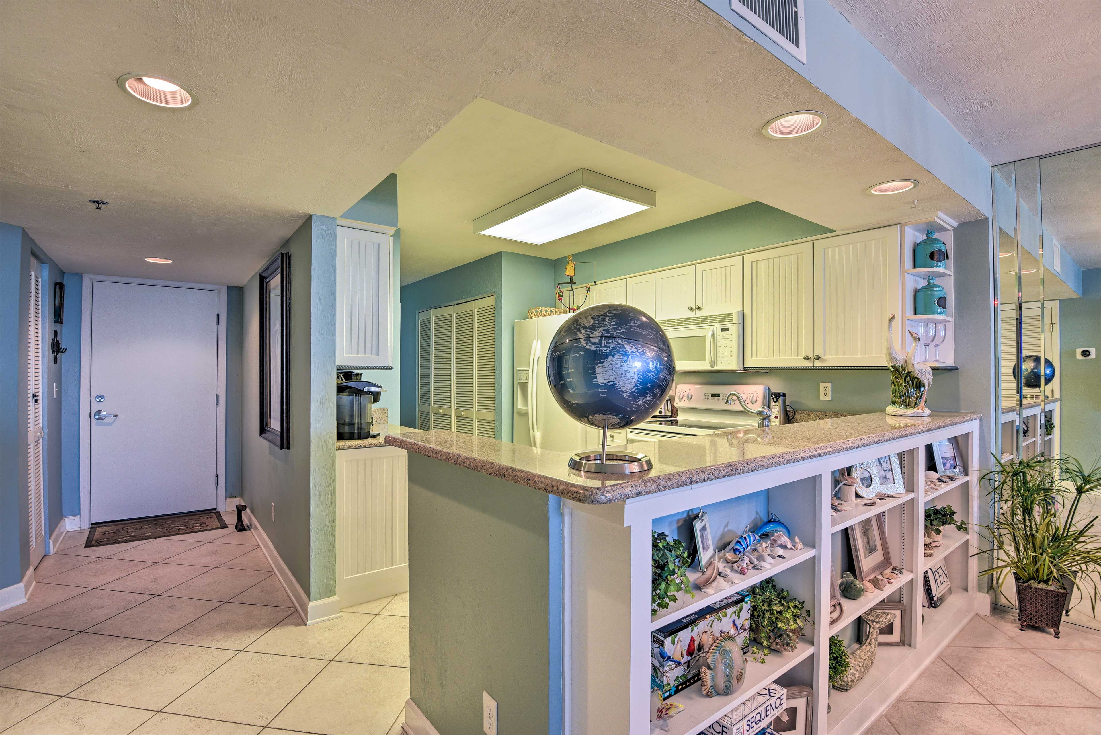 Kitchen | Fully Equipped | Crock-Pot | Dishware/Flatware
