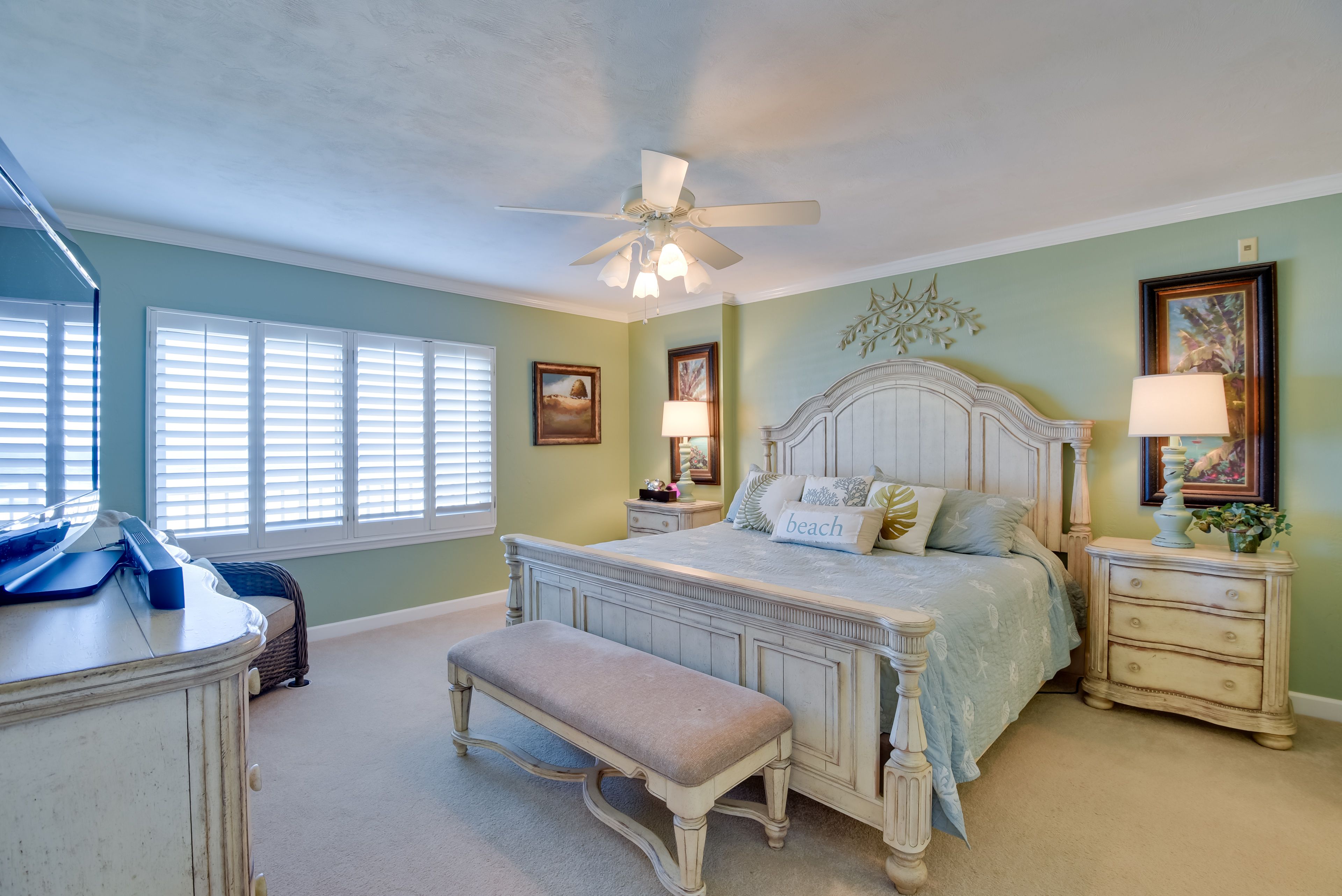 Bedroom 1 | King Bed | Linens Provided | En-Suite Bathroom