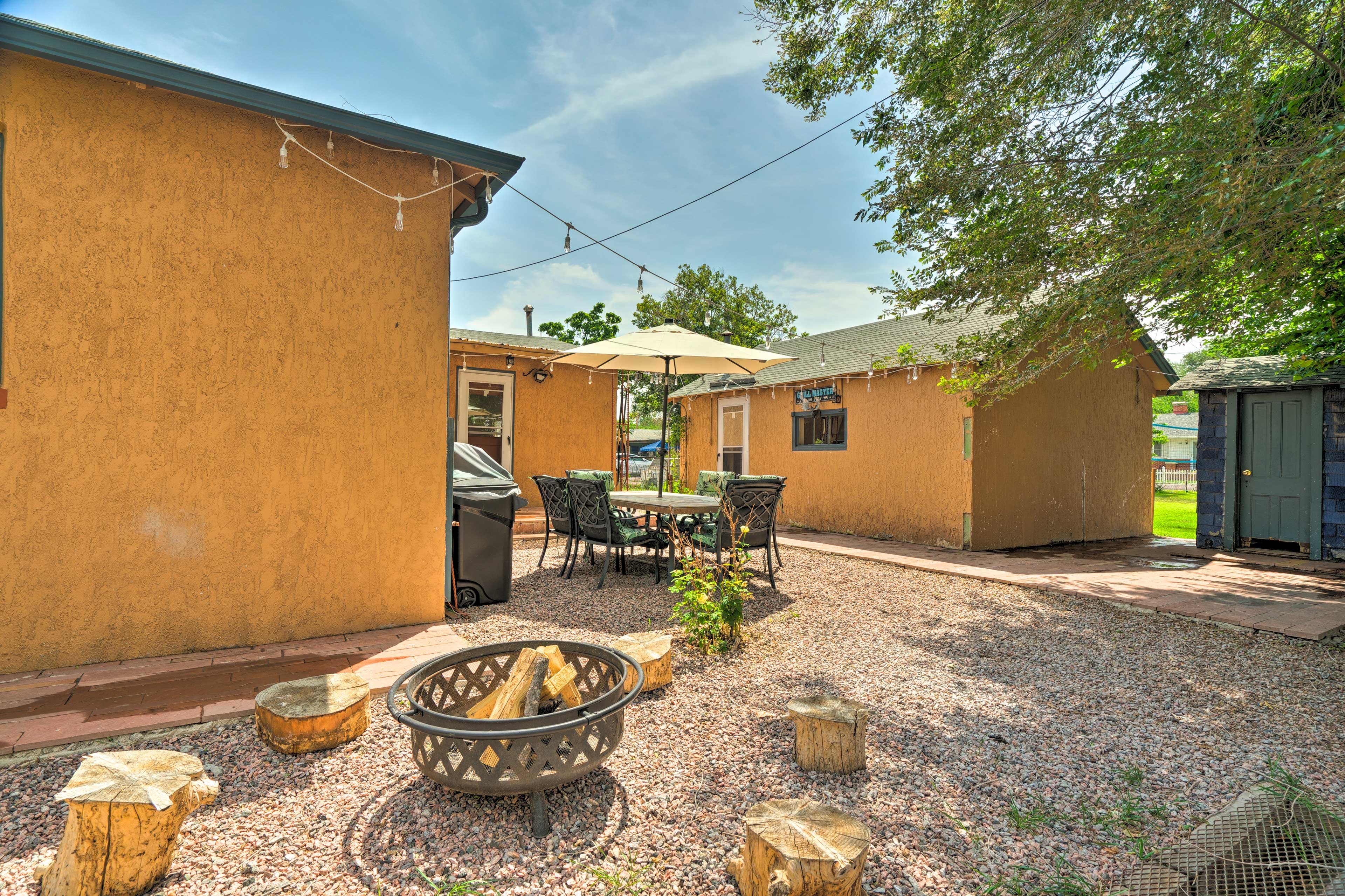 Yard Space | Fire Pit & Outdoor Dining