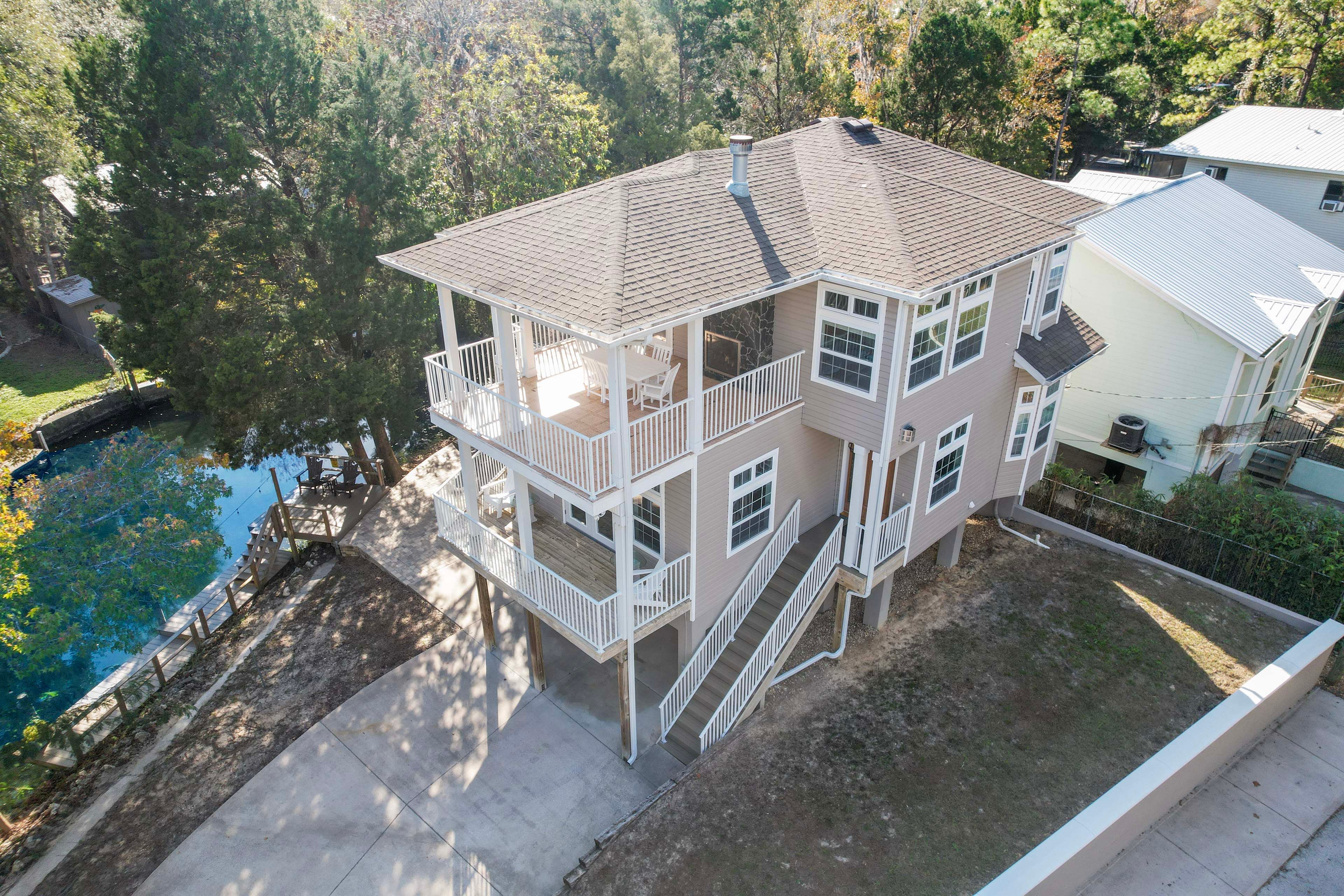 Homosassa Vacation Rental | 3BR | 3BA | 2,020 Sq Ft | Stairs Required