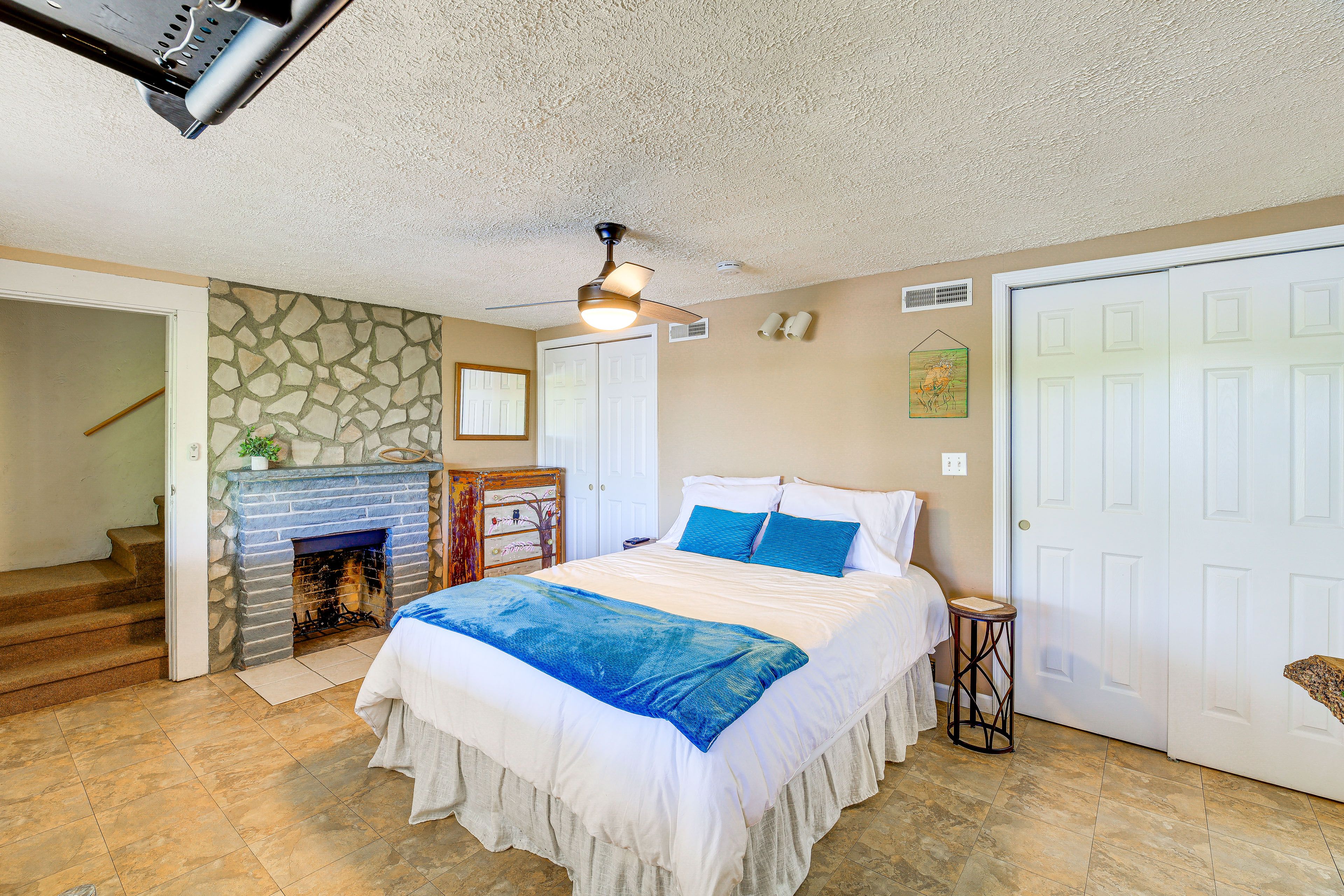 Bedroom 1 | Queen Bed | 1st Floor | Wood-Burning Fireplace