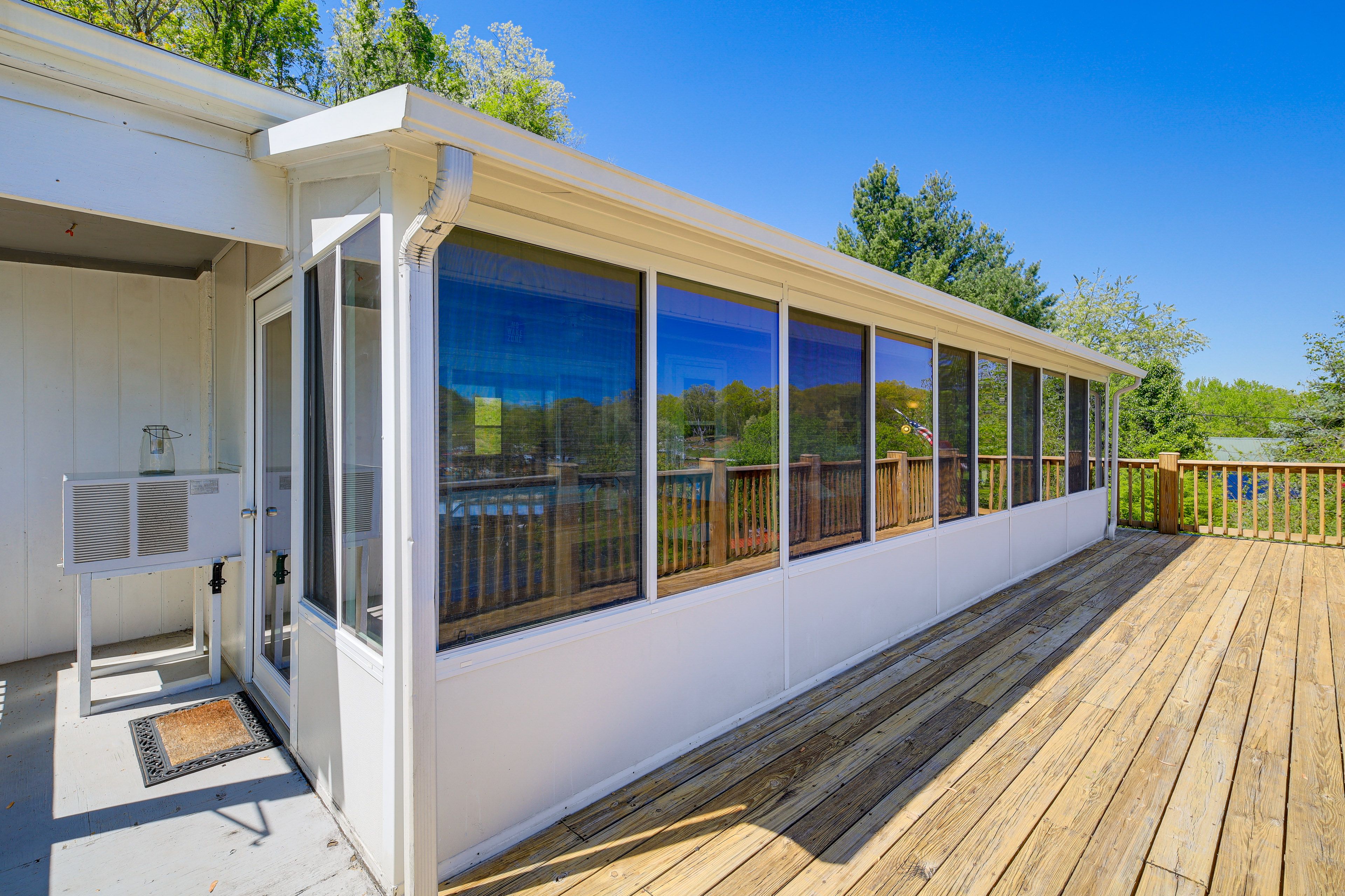 Deck | 2nd Floor