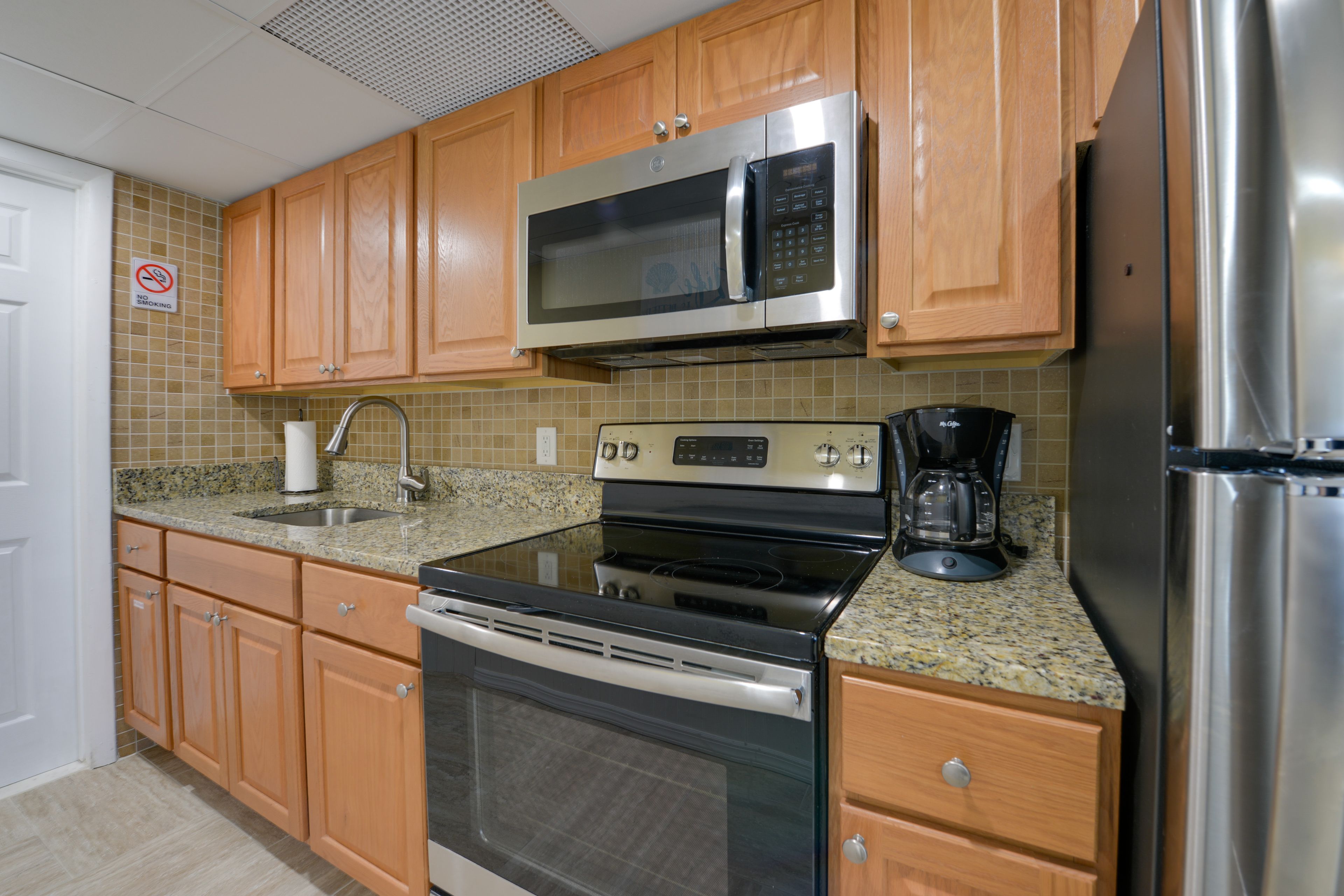 Kitchen | Dishware/Flatware