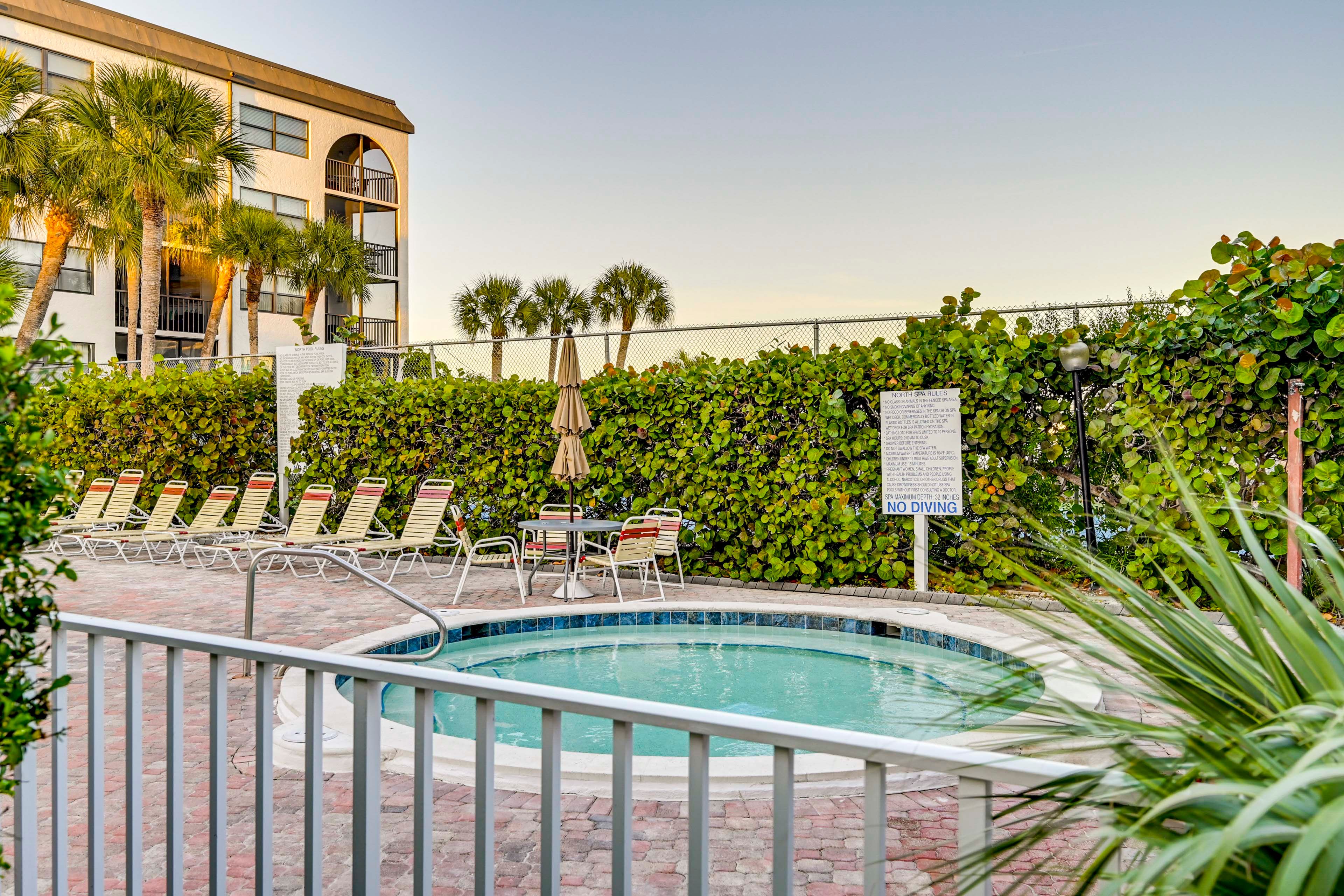 Anglers Cove Community Amenities | Hot Tub