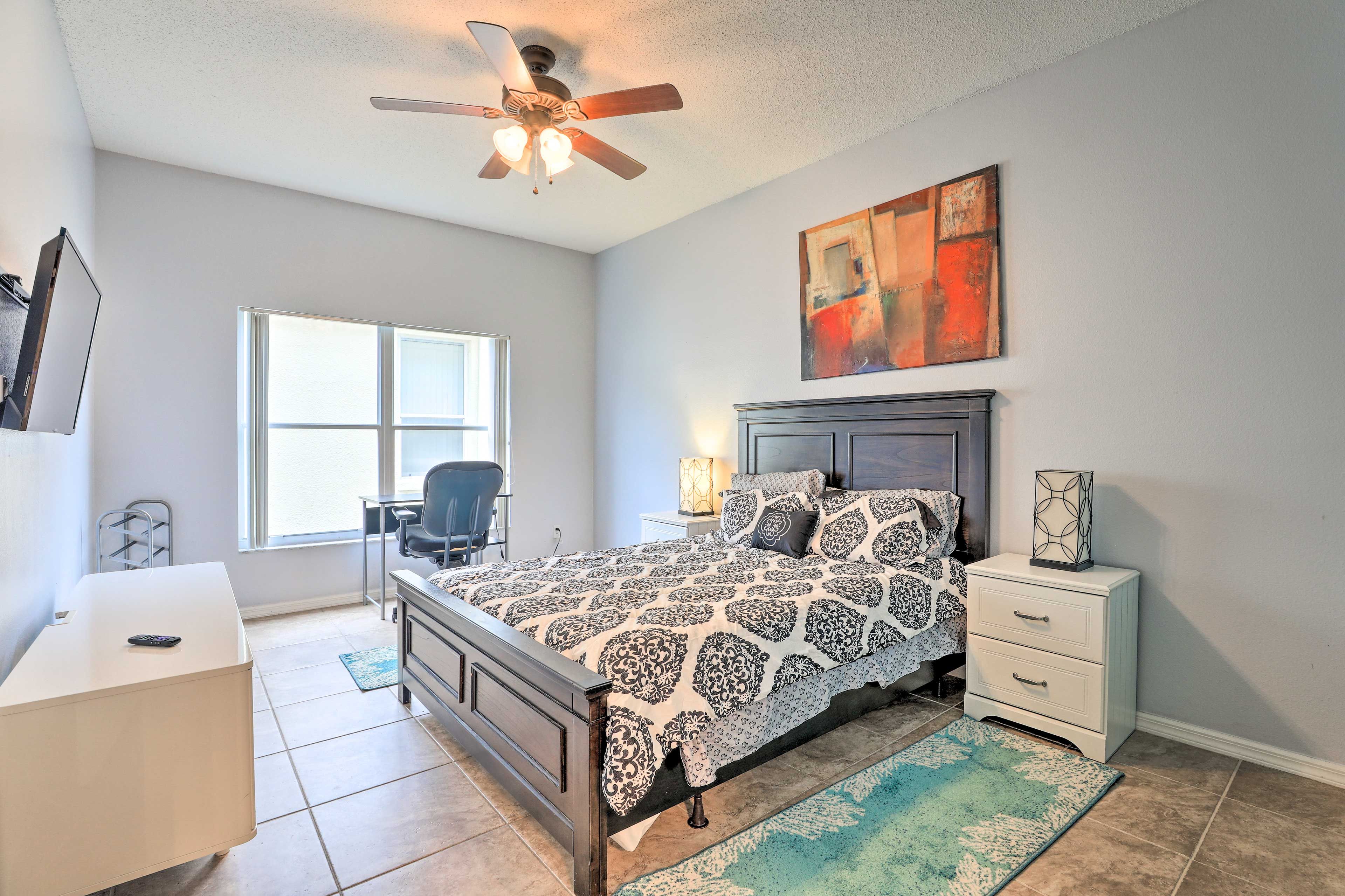 Bedroom 1 | Queen Bed | Linens Provided