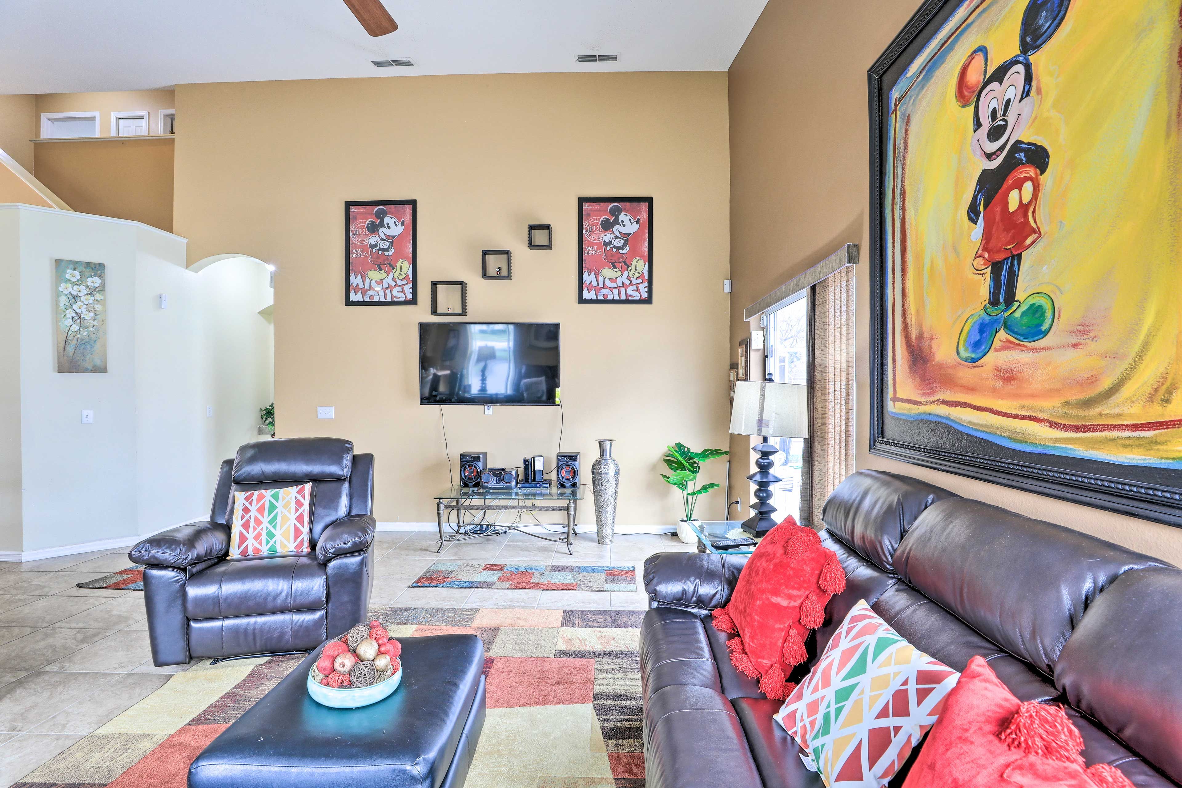 Main Living Area | Free WiFi