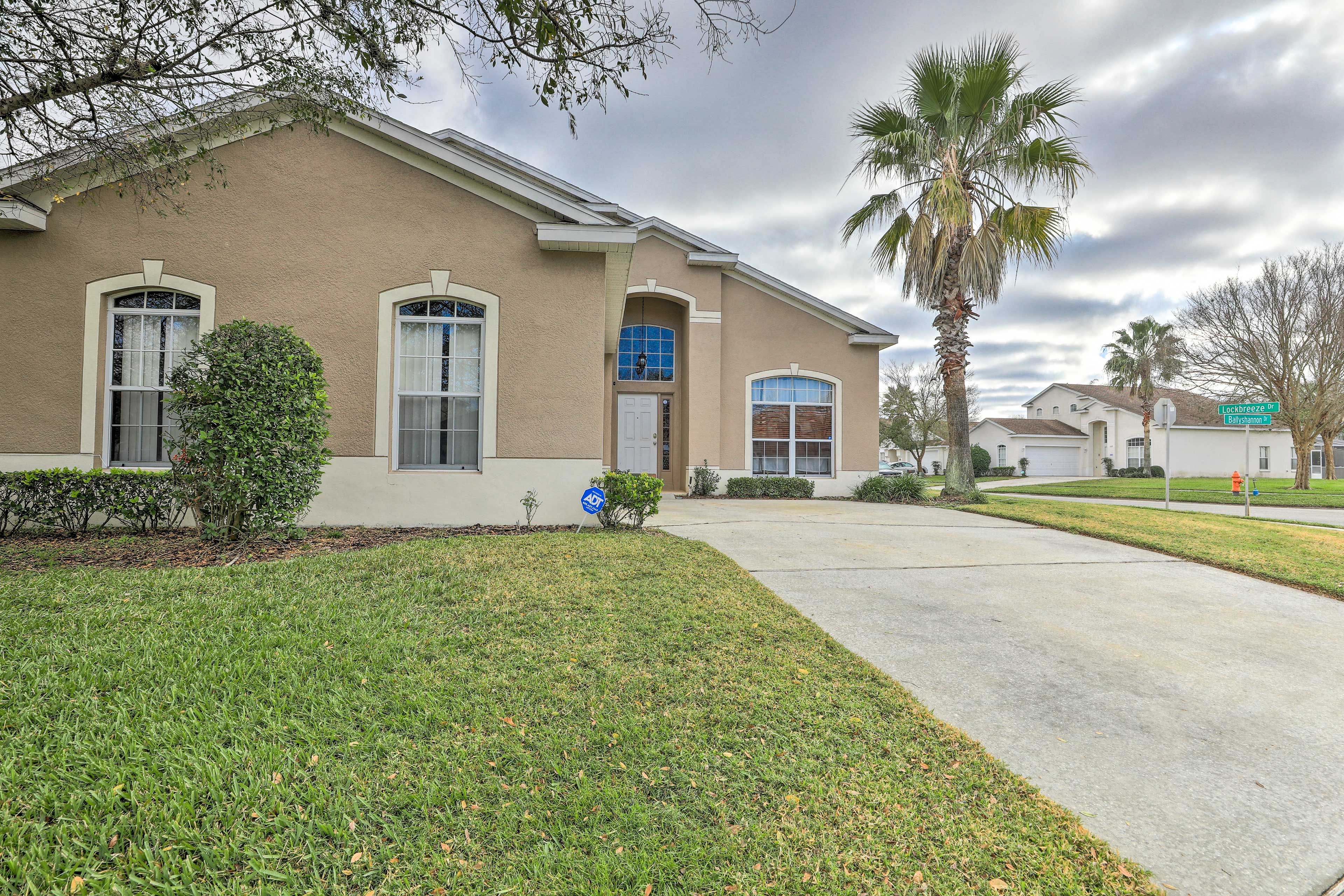 Home Exterior | Driveway (2 vehicles)