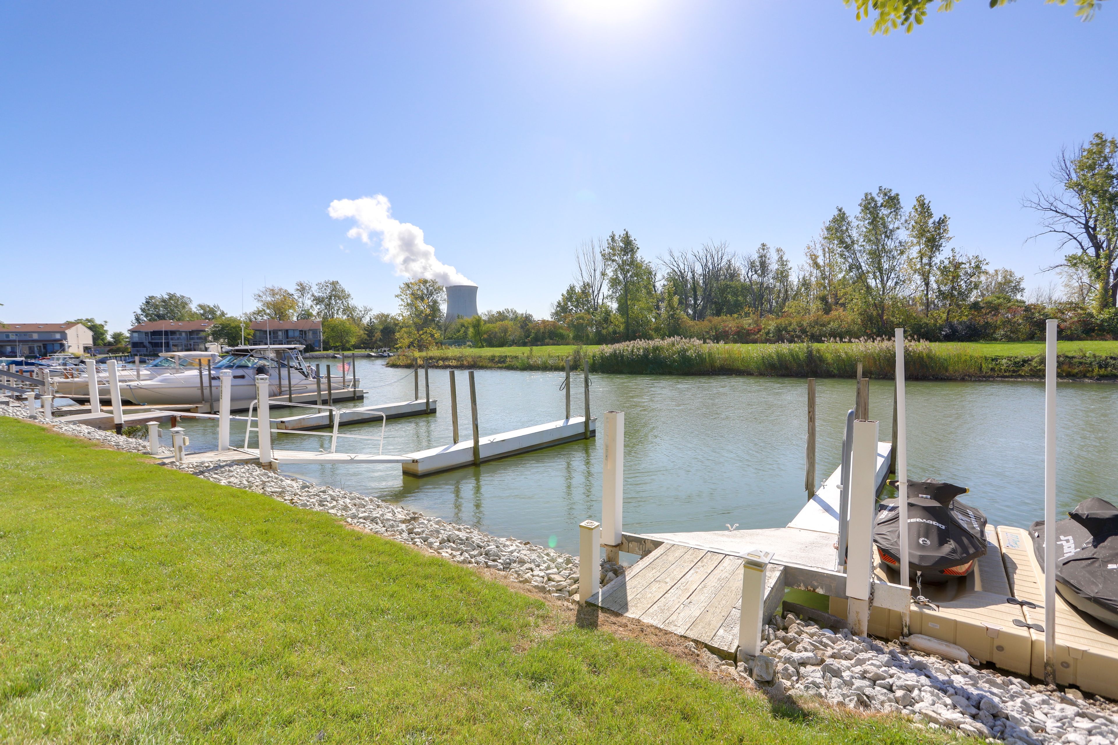 Condo Exterior | Lake Access
