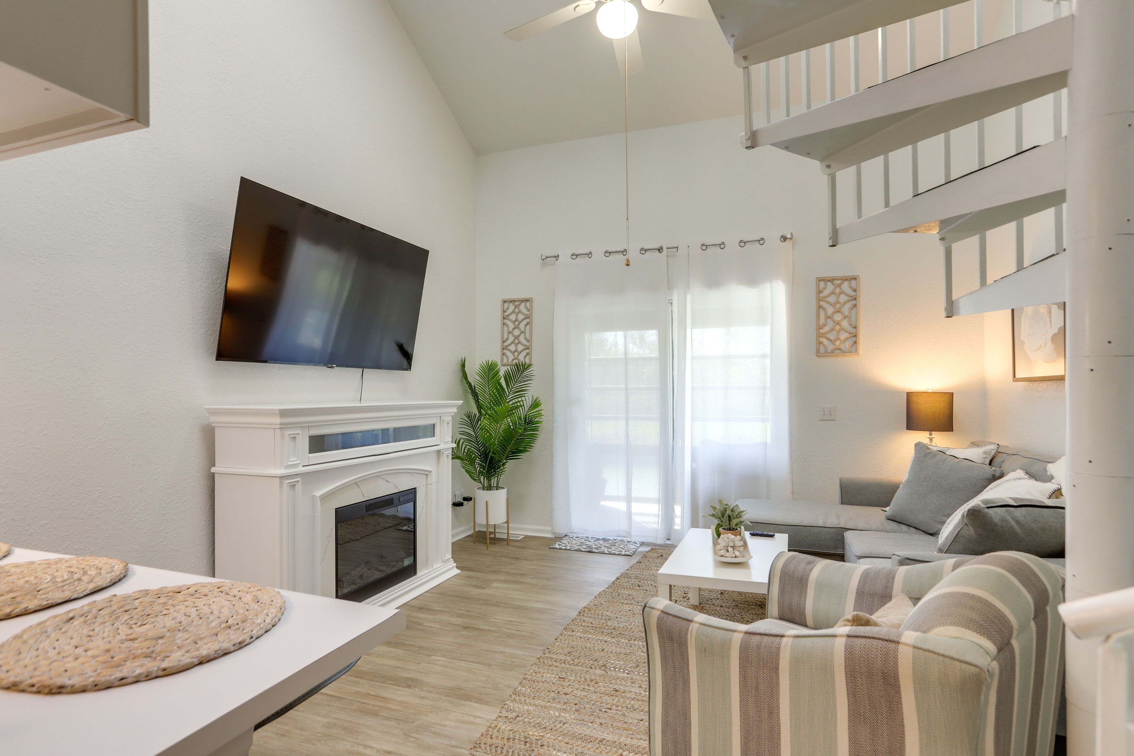 Living Room | 1st Floor | Smart TV | Central Heating & A/C