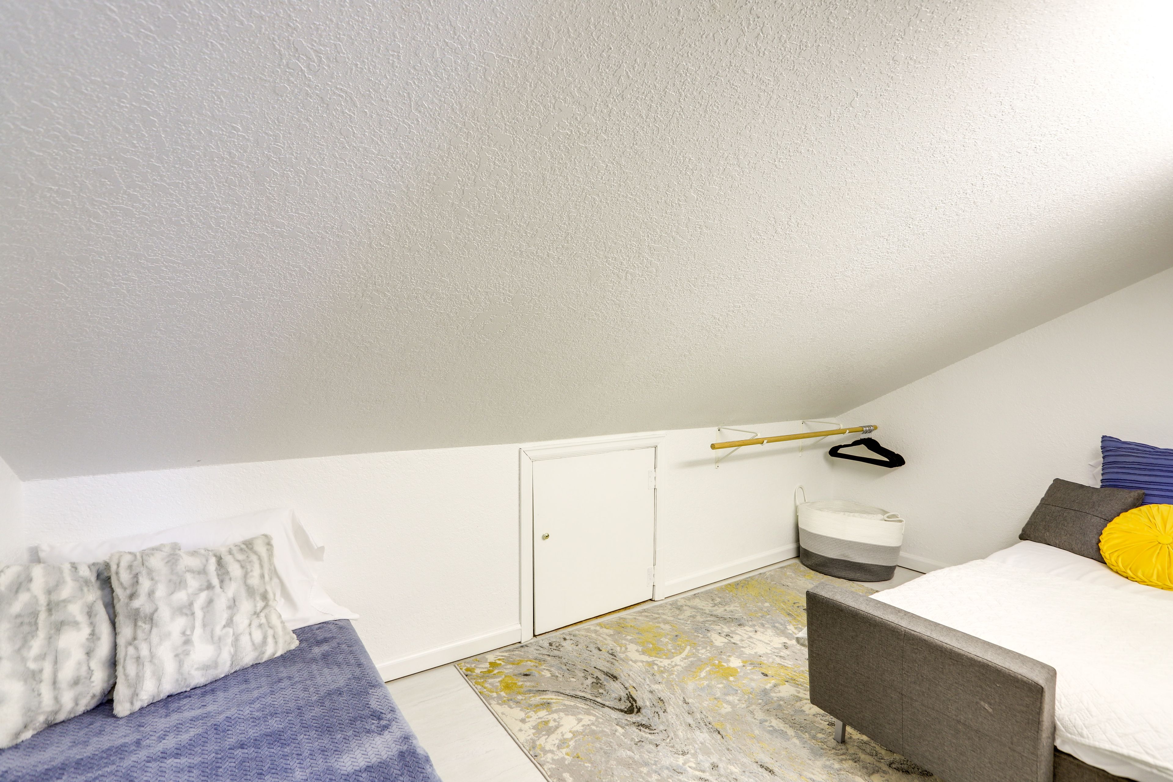 Loft Nook | 2 Twin Beds