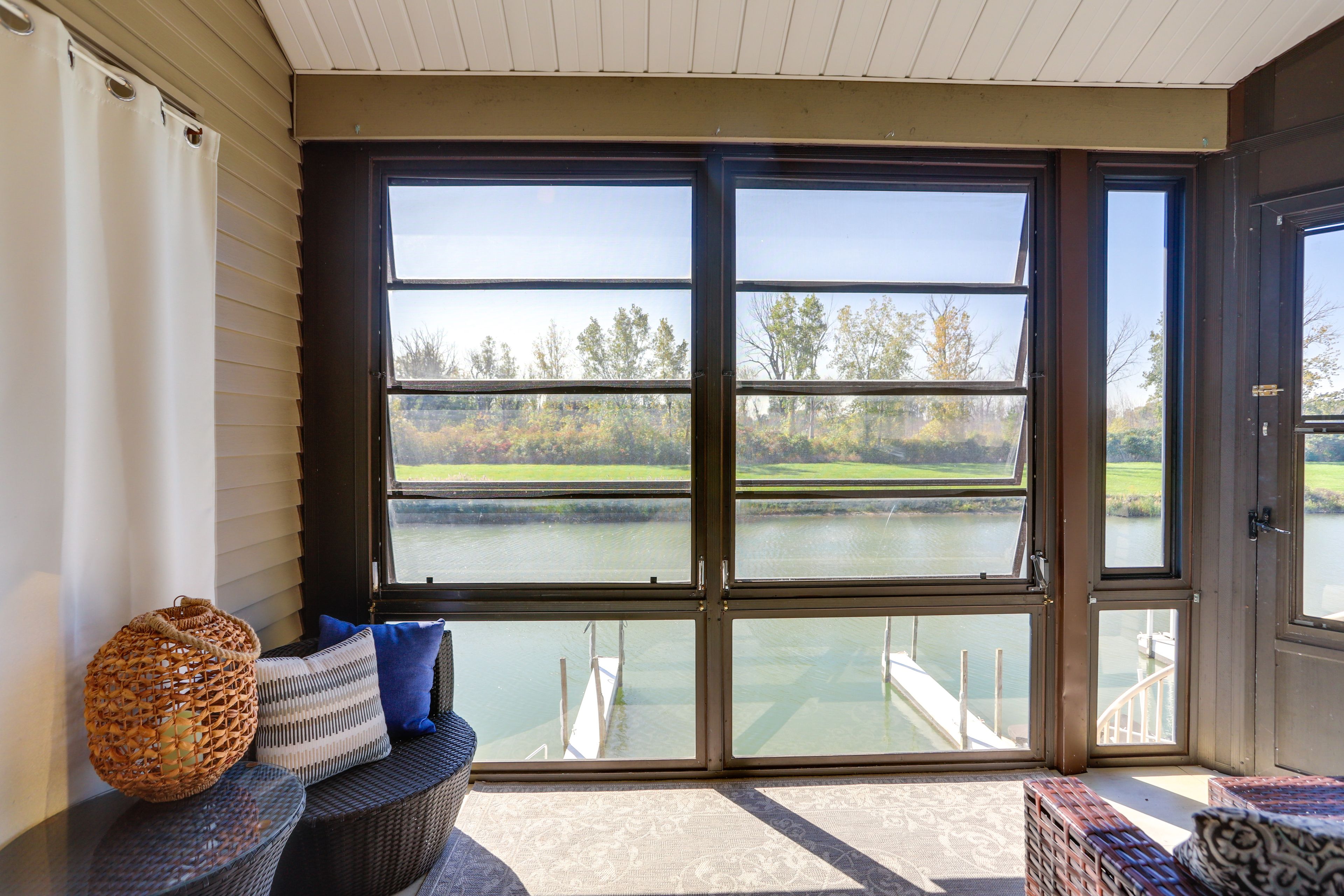 Screened-In Porch