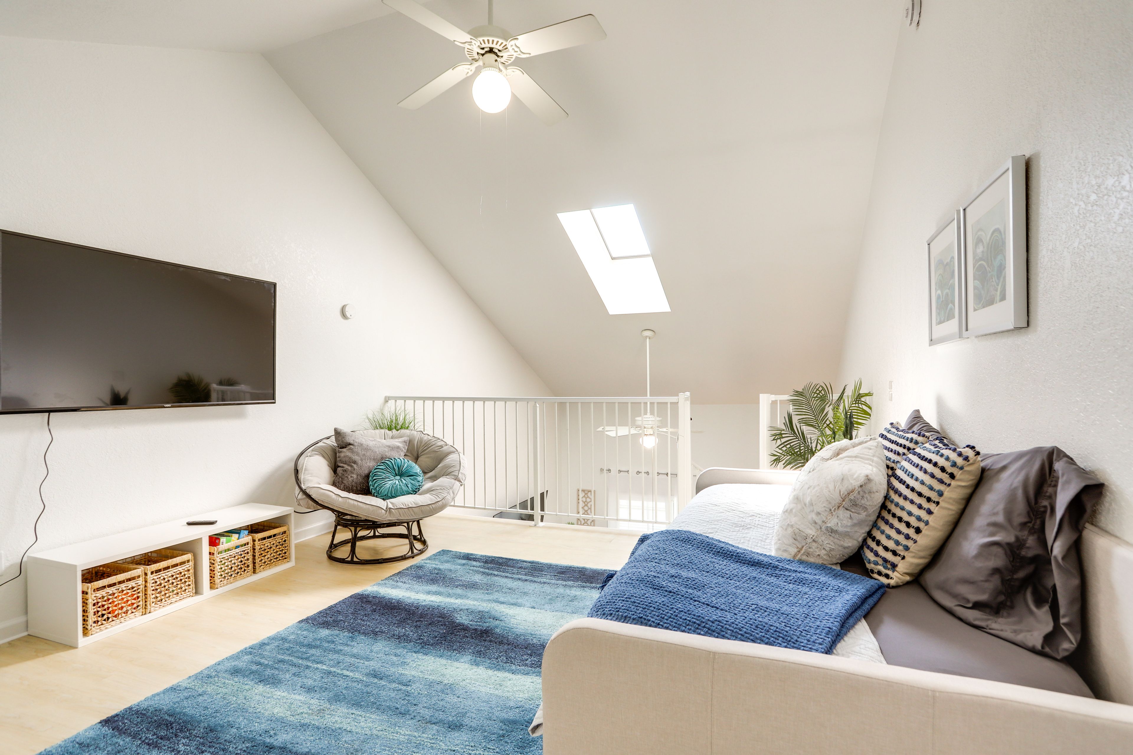 Loft | 2nd Floor | Twin Daybed w/ Twin Trundle | Free WiFi
