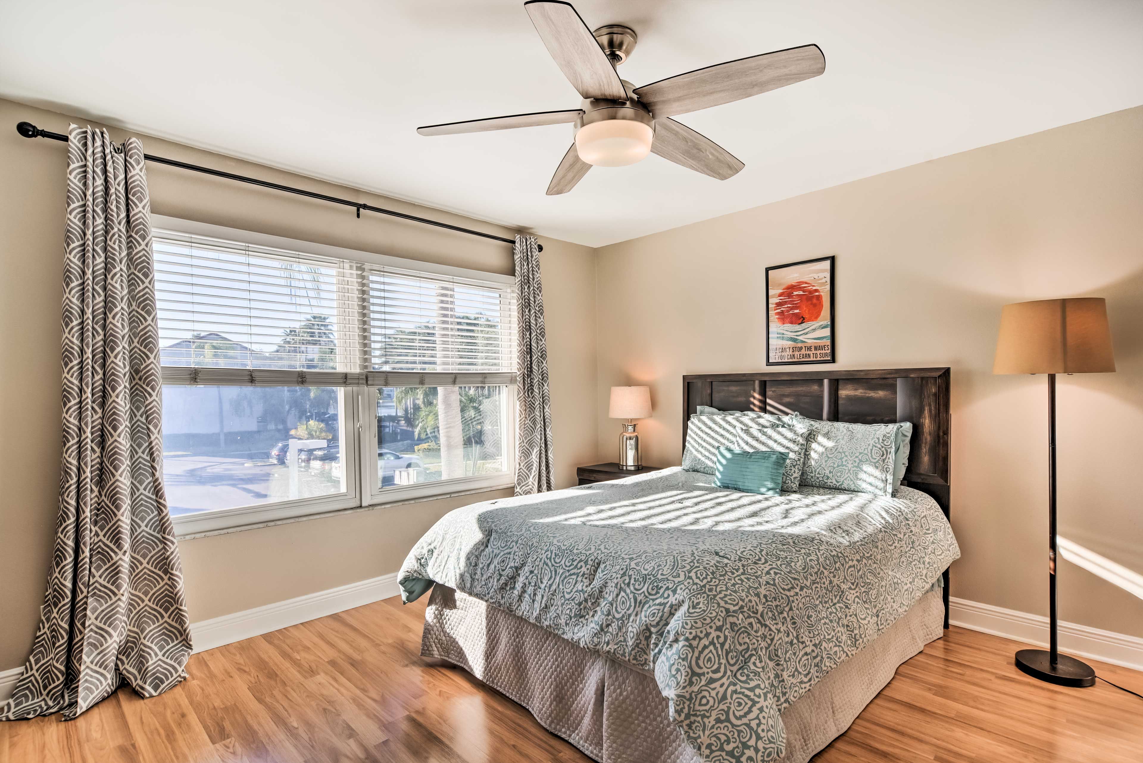 Bedroom 2 | Queen Bed