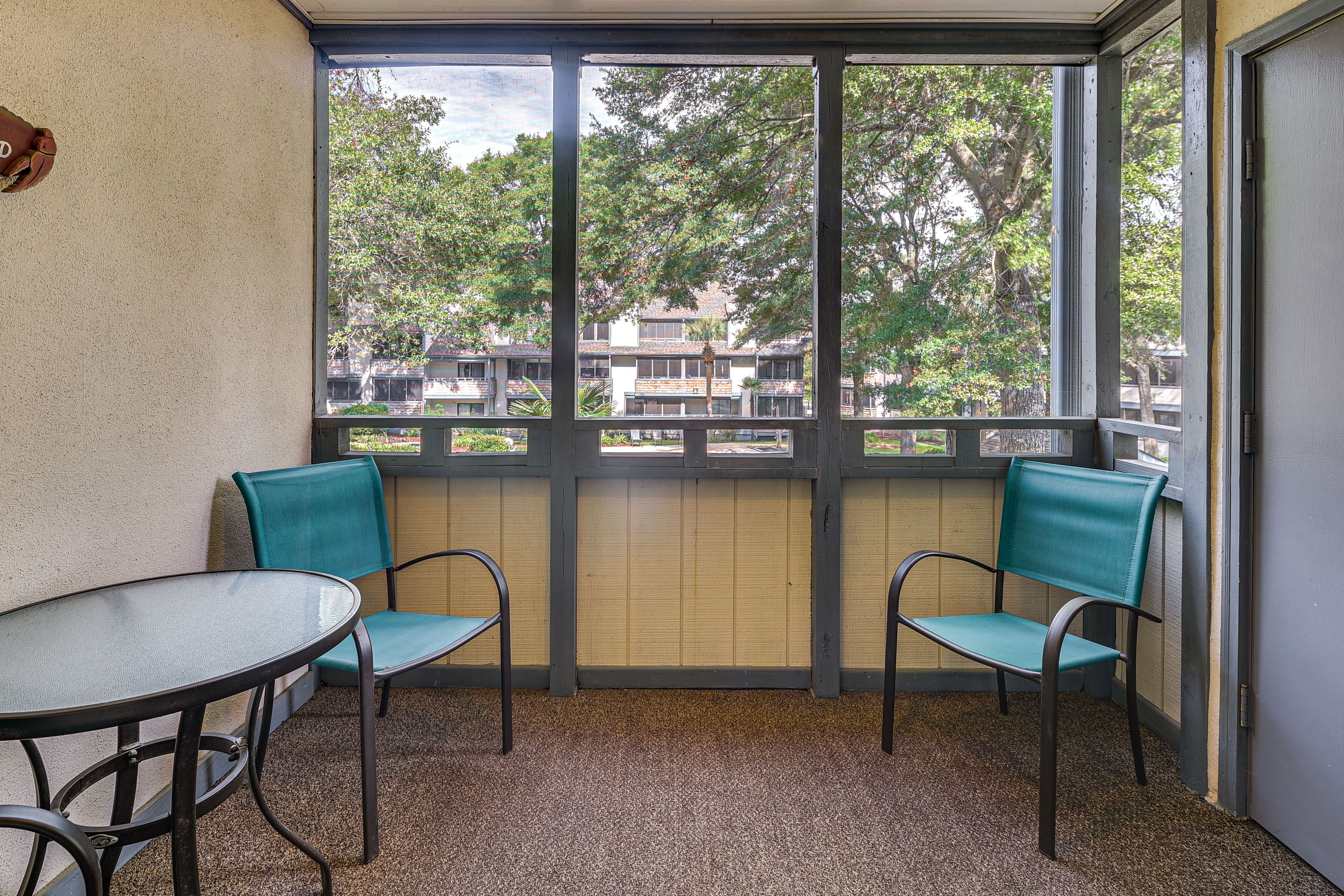 Screened-in Porch