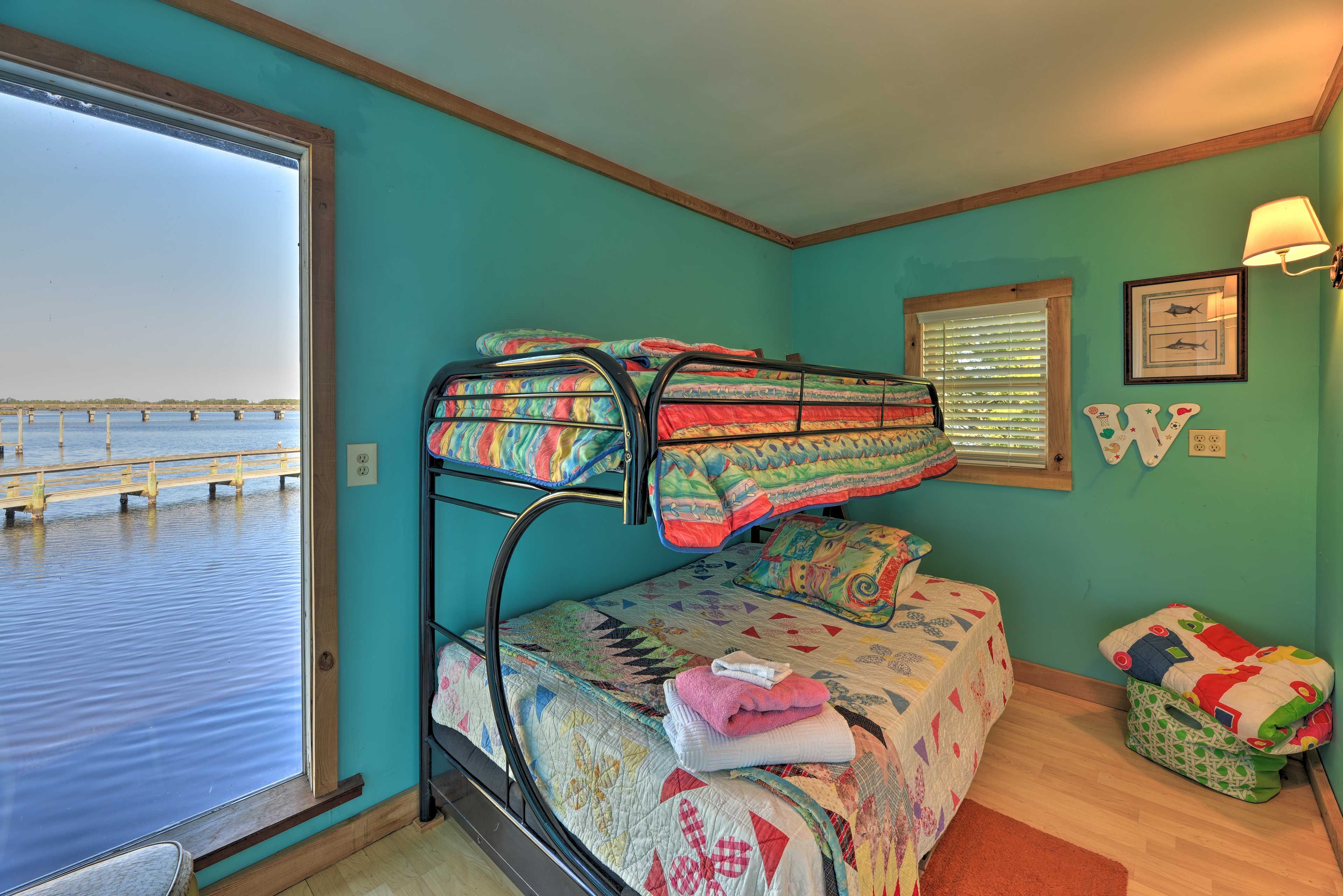 Bedroom 5 | Twin/Full Bunk Bed | Linens Provided